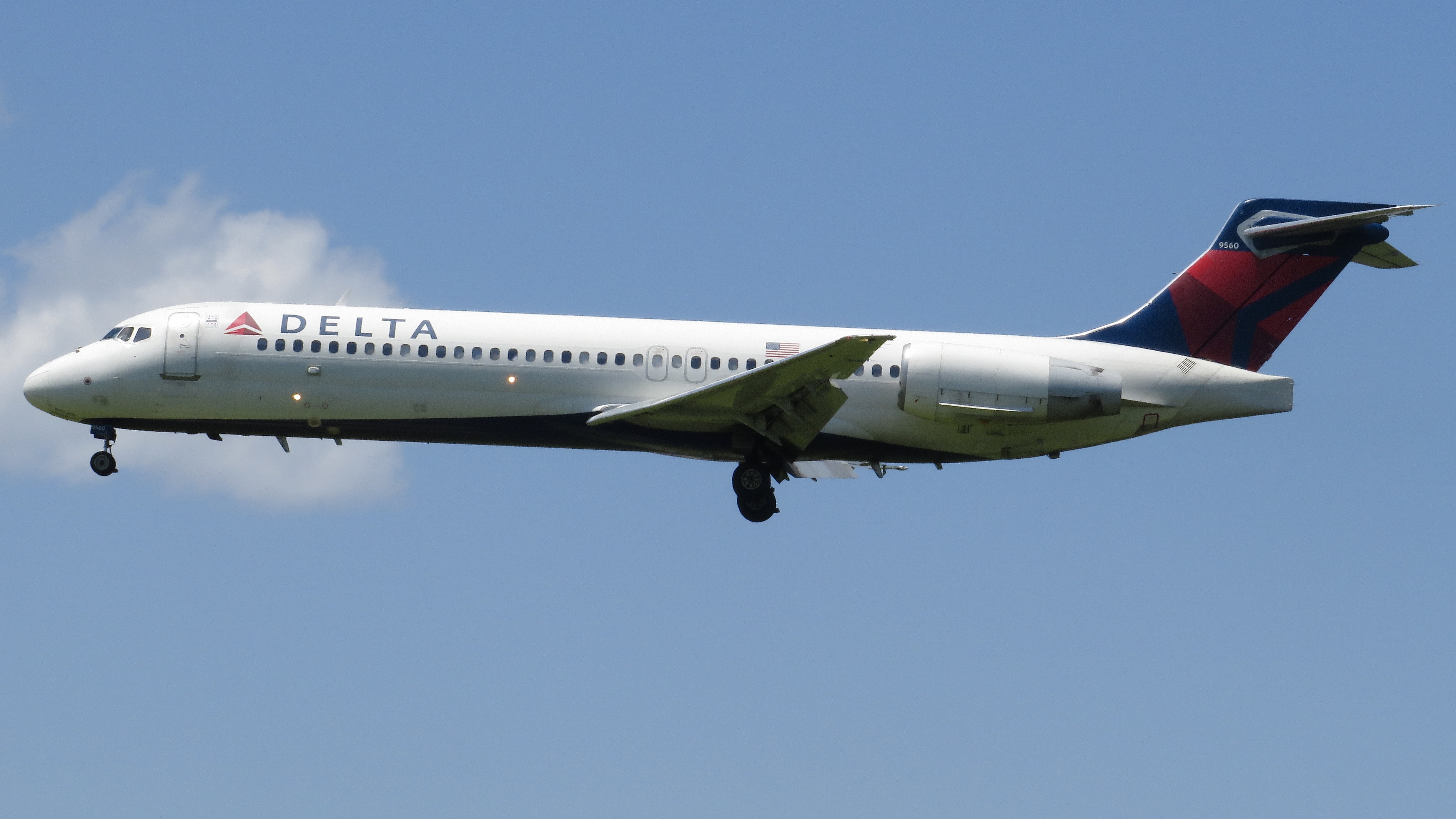 Full size: Delta Airlines Boeing 717-200 N983AT at Daytona Beach International Airport