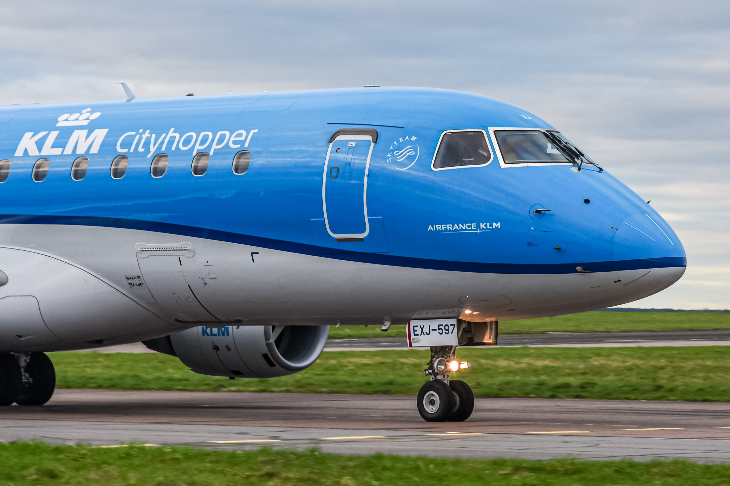 Full size: KLM Cityhopper Embraer E170 PH-EXJ at Norwich International Airport