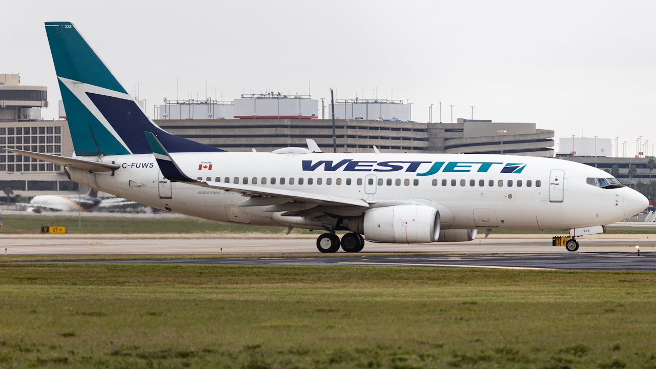 Full size: WestJet Boeing 737-700 C-FUWS at Tampa International Airport