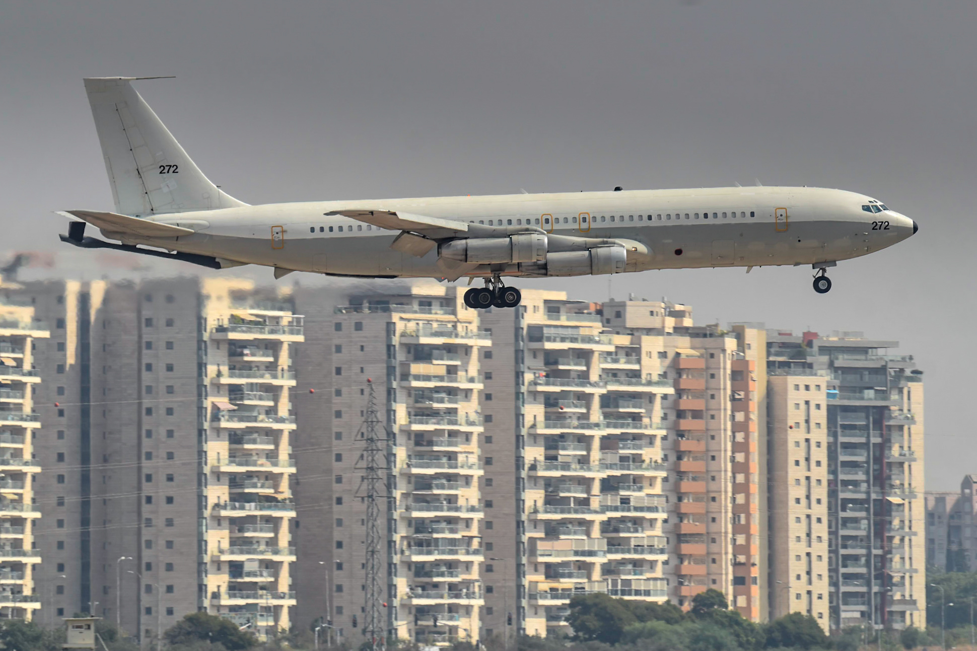 Full size: IAF Boeing 707 272 at Tel Aviv-Ben Gurion Airport