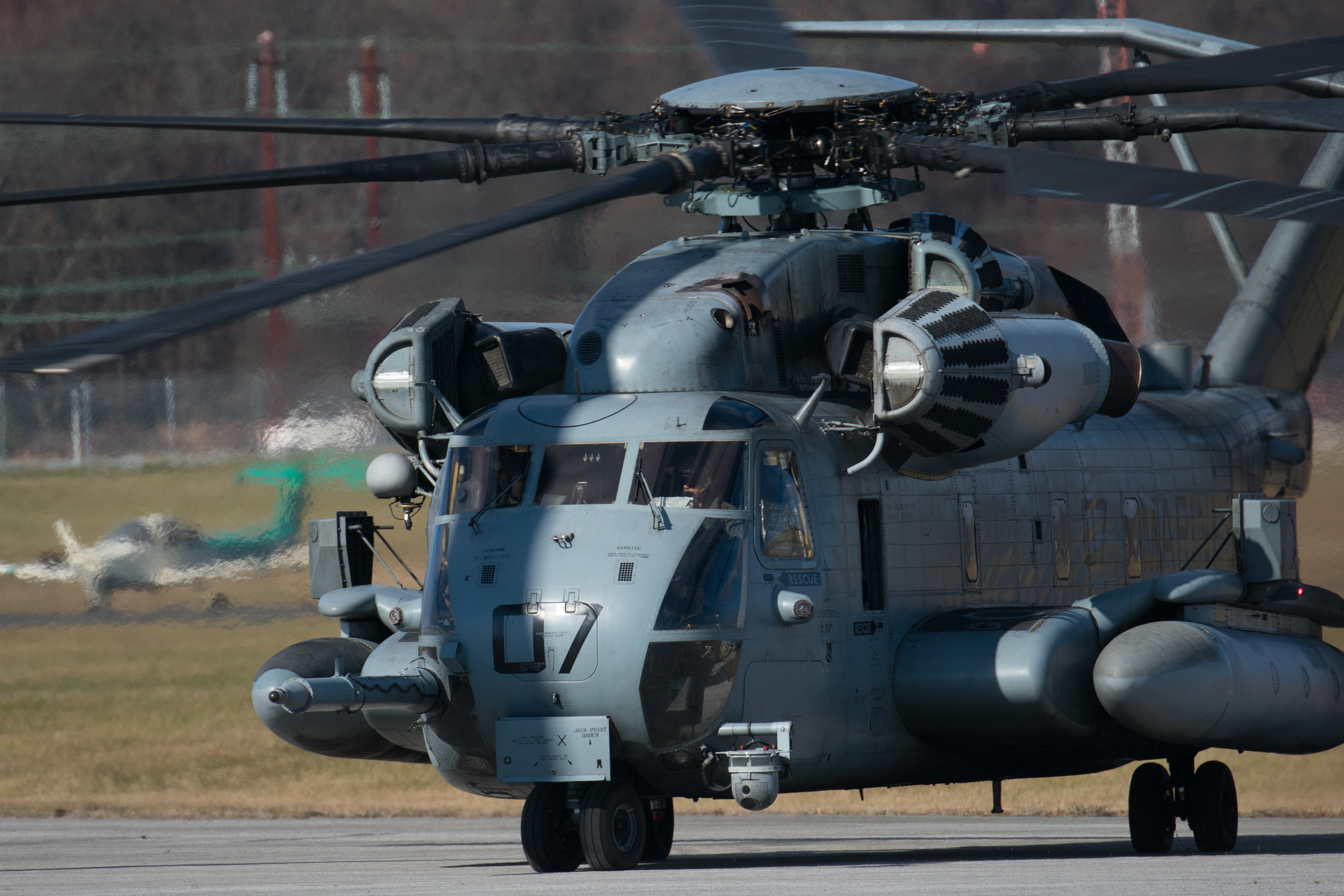 Full size: USMC - United States Marine Corp Sikorsky CH-53E Super Stallion 161181 at Martin State Airport