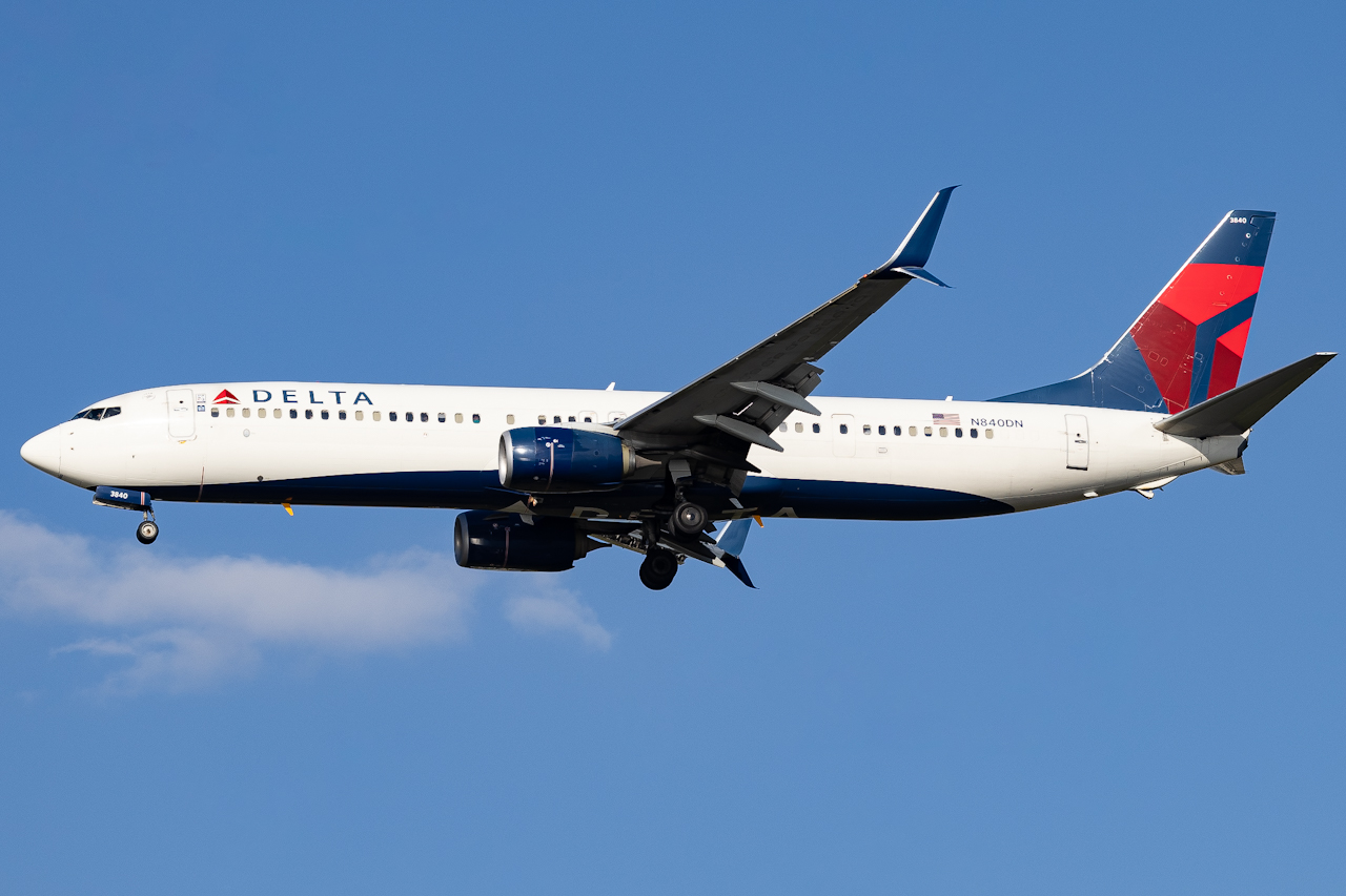 Full size: Delta Airlines Boeing 737-900ER N840DN at Tampa International Airport