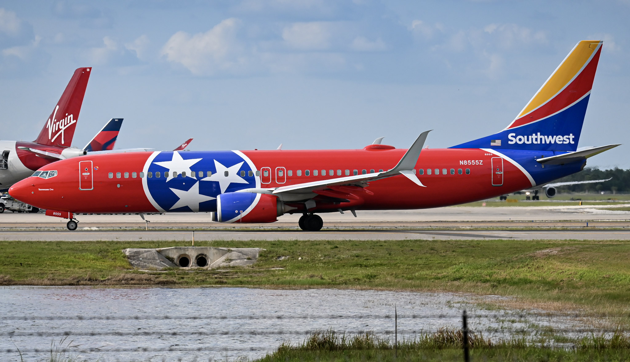 Full size: Southwest Airlines Boeing 737-800 N8555Z at Orlando International Airport