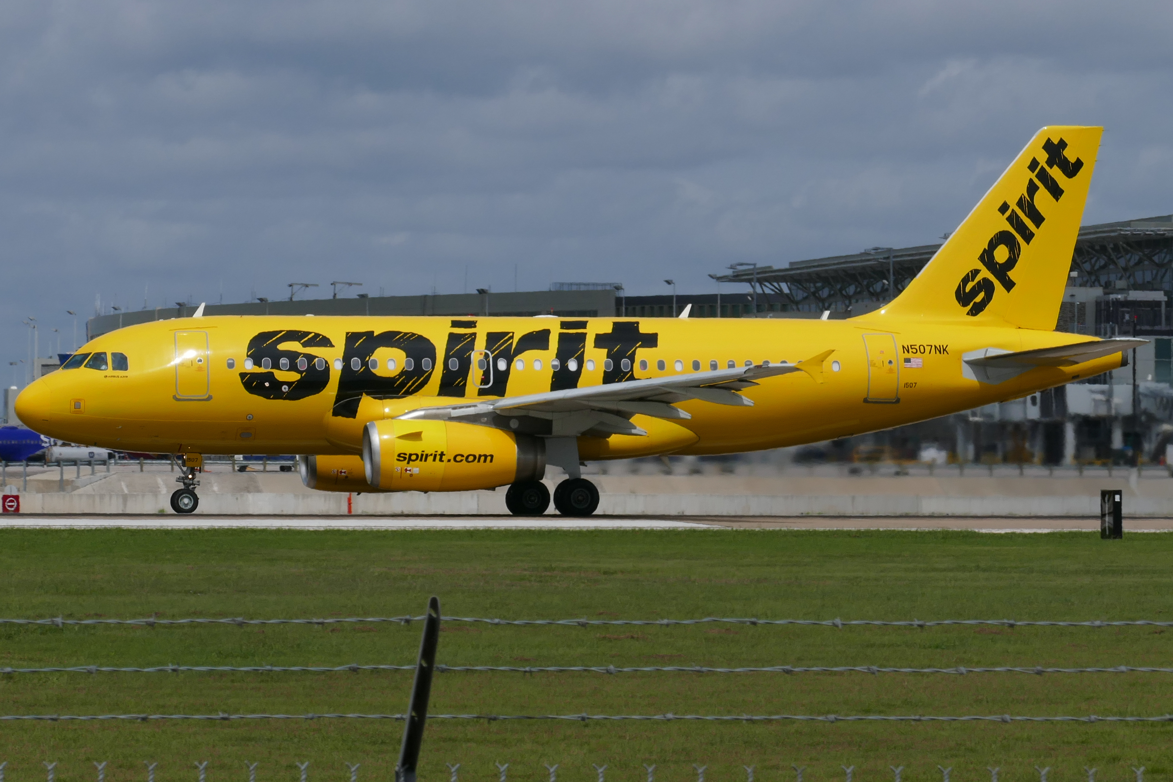 Full size: Spirit Airlines Airbus A319 N507NK at Austin-Bergstrom International Airport
