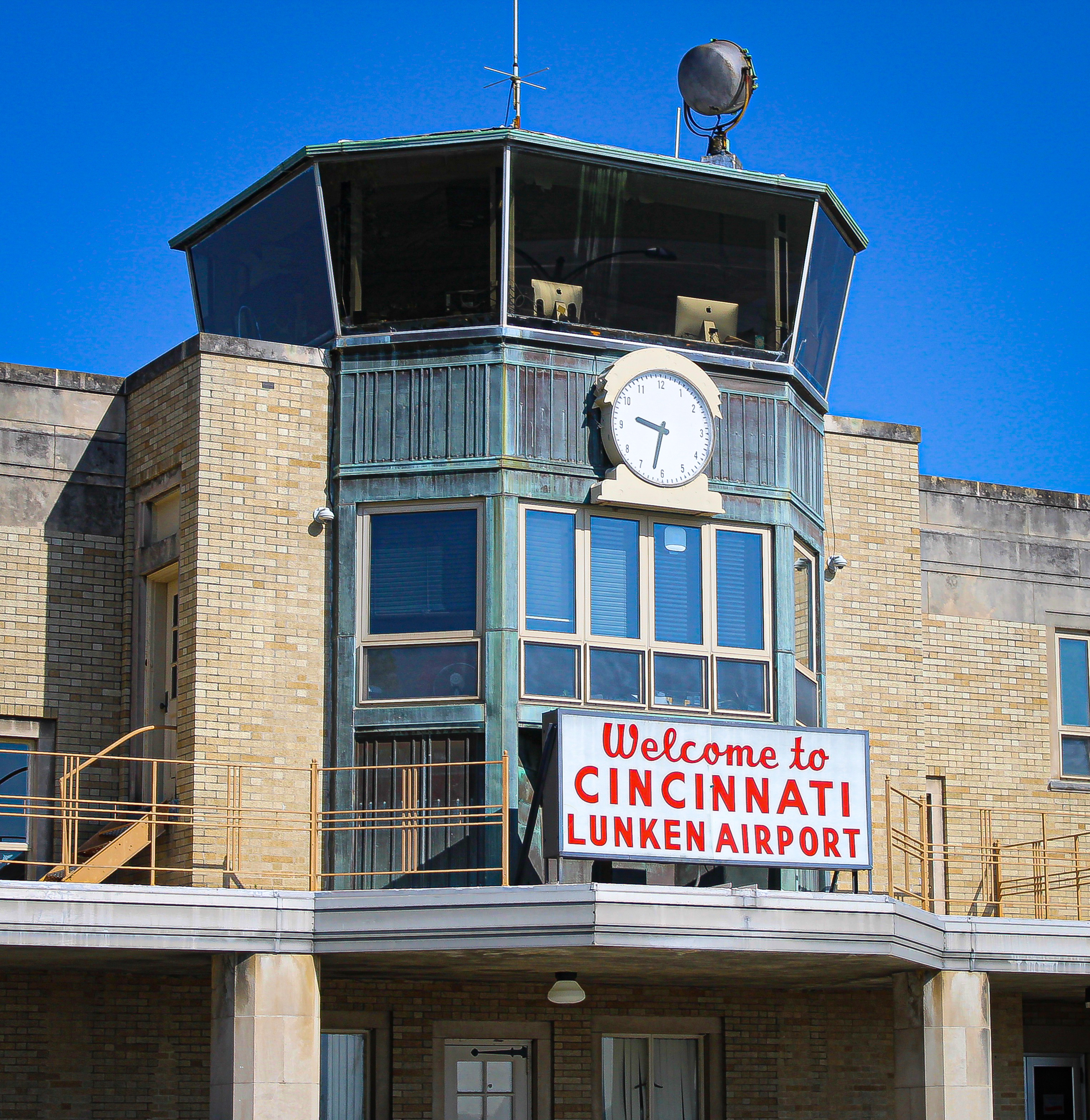 Full size: Airport Photo LUK at Cincinnati Municipal Airport/Lunken Field