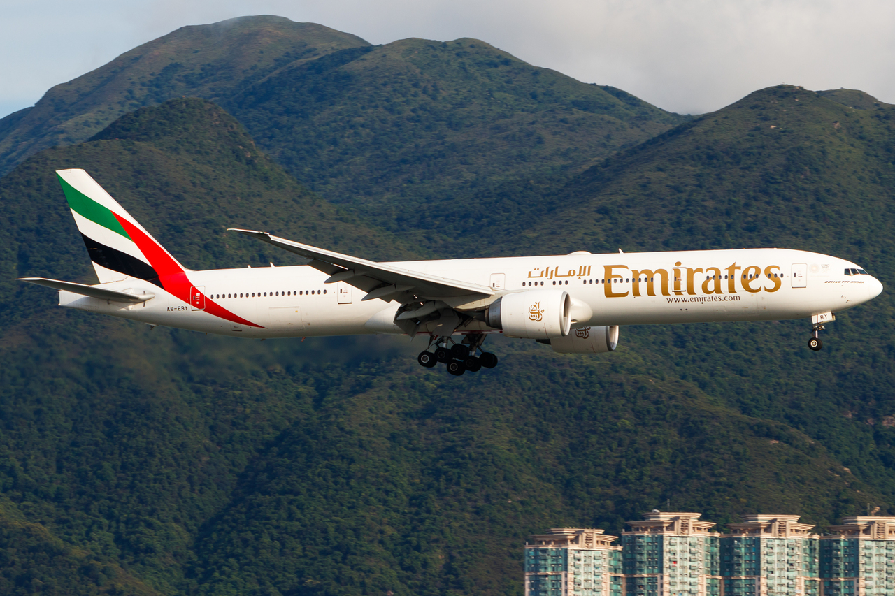 Full size: Emirates Boeing 777-300ER A6-EBY at Hong Kong International Airport