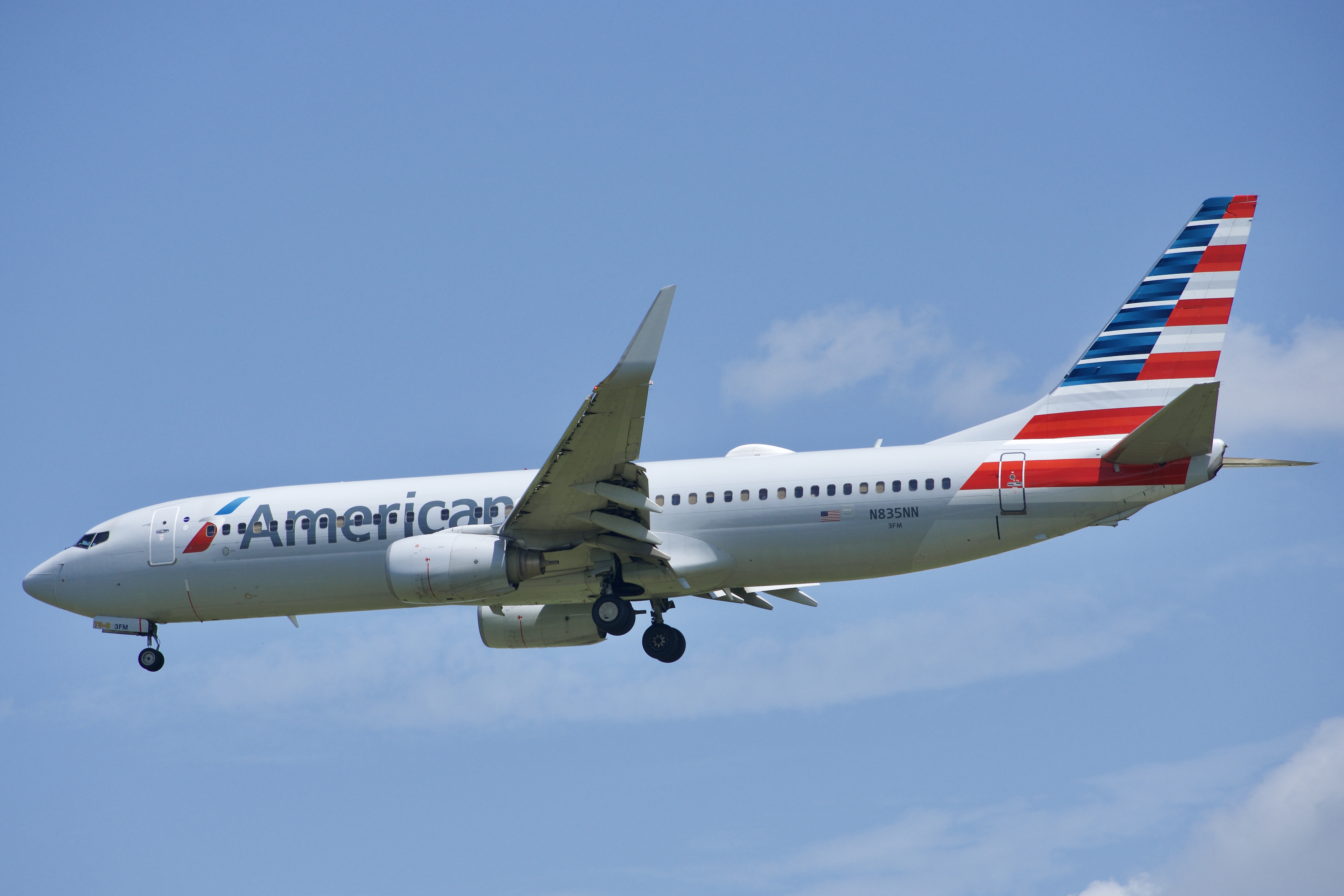 Full size: American Airlines Boeing 737-800 N835NN at Orlando International Airport