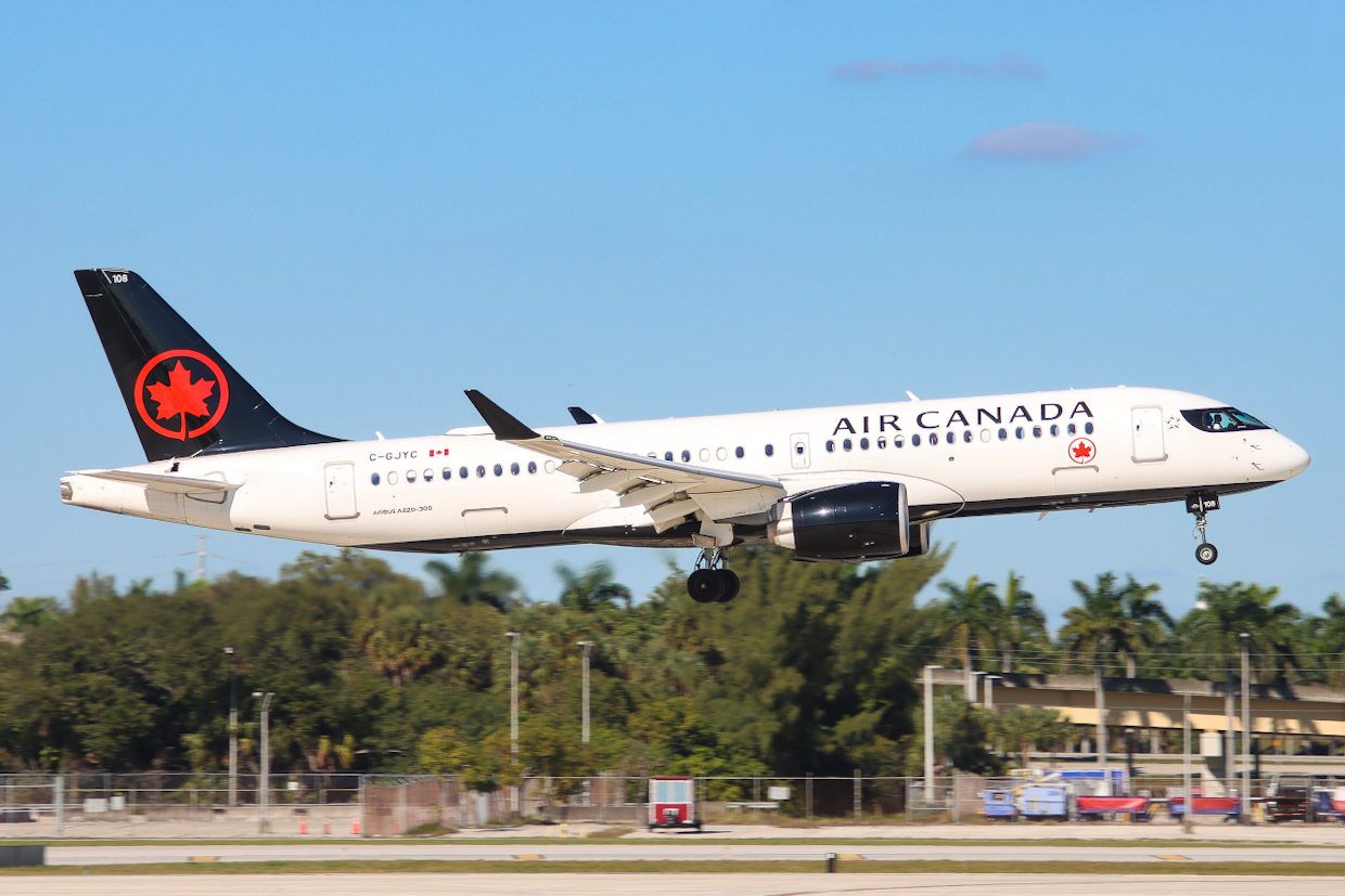 Full size: Air Canada Airbus A220-300 C-GJYC at Fort Lauderdale/Hollywood International Airport