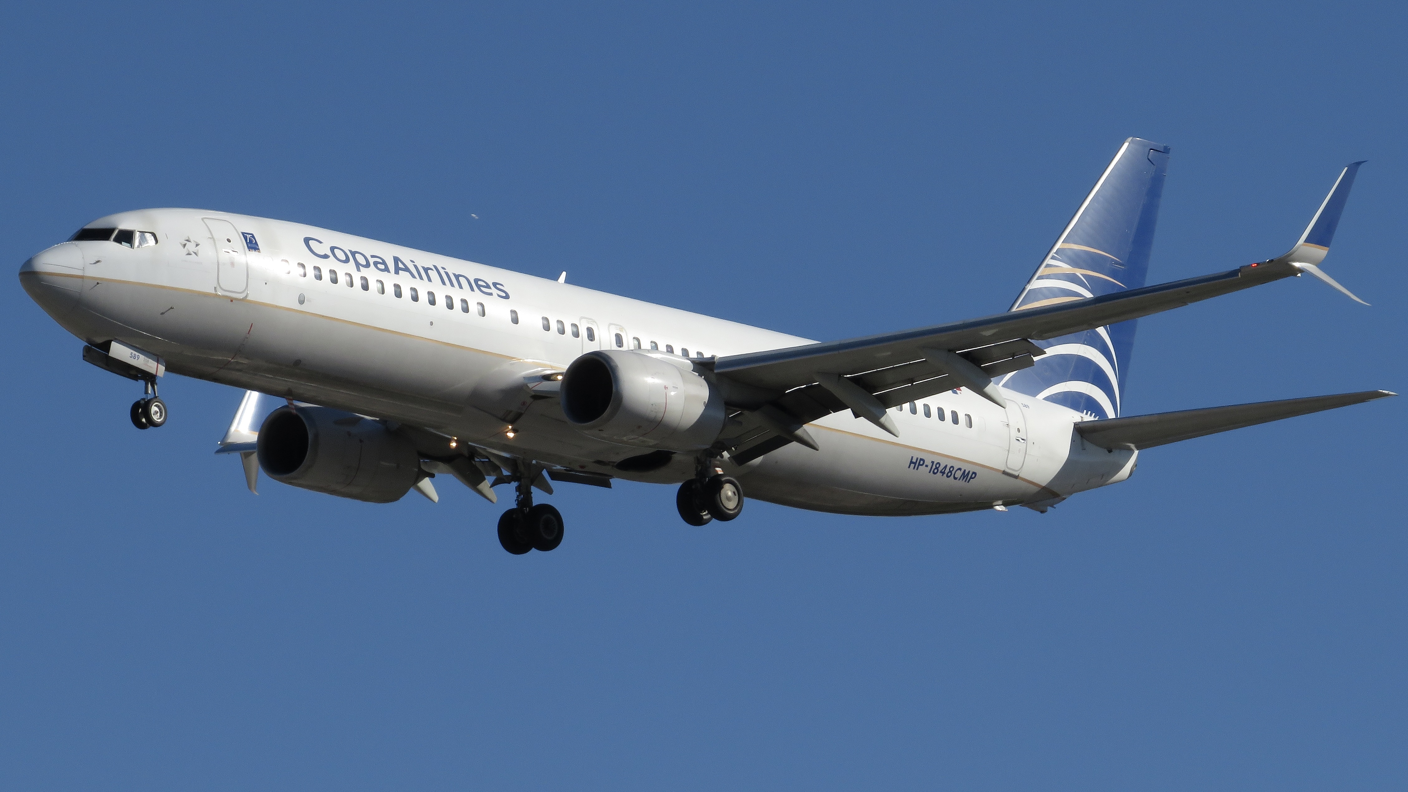 Full size: Copa Airlines Boeing 737-800 HP-1848CMP at Orlando International Airport