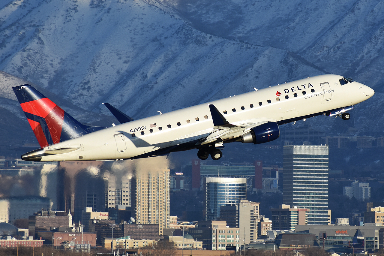 Full size: Delta Connection Embraer E175 N259SY at Salt Lake City International Airport