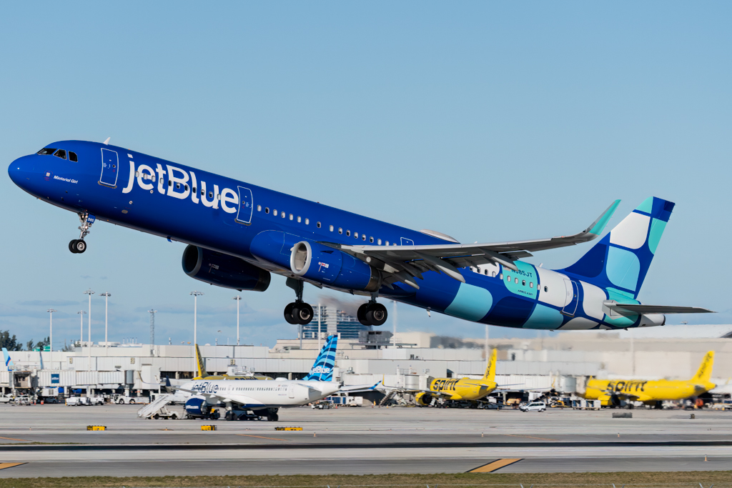 Full size: JetBlue Airways Airbus A321-200 N985JT at Fort Lauderdale/Hollywood International Airport