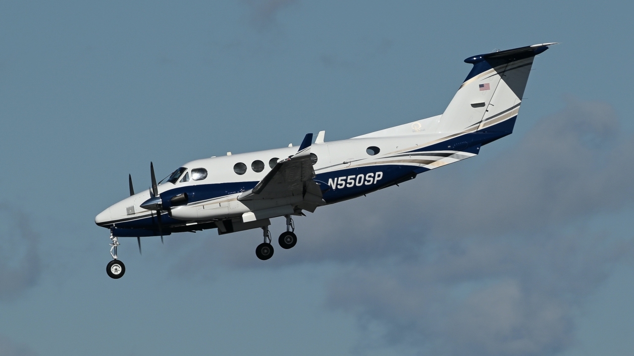 Full size: PRIVATE Beechcraft King Air 200 N550SP at Los Angeles International Airport