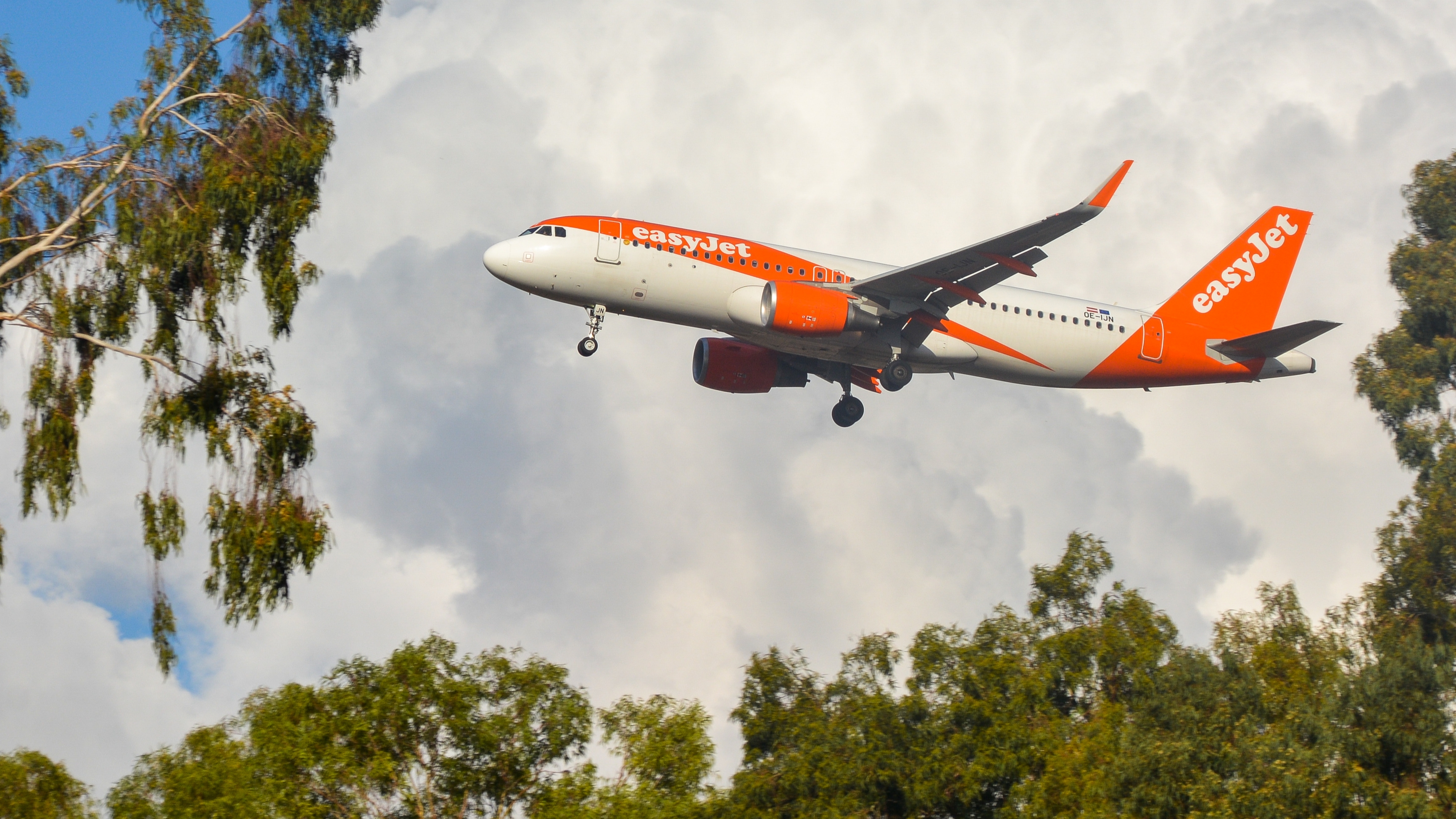 Full size: EasyJet Airbus A320 OE-IJN at Tel Aviv-Ben Gurion Airport