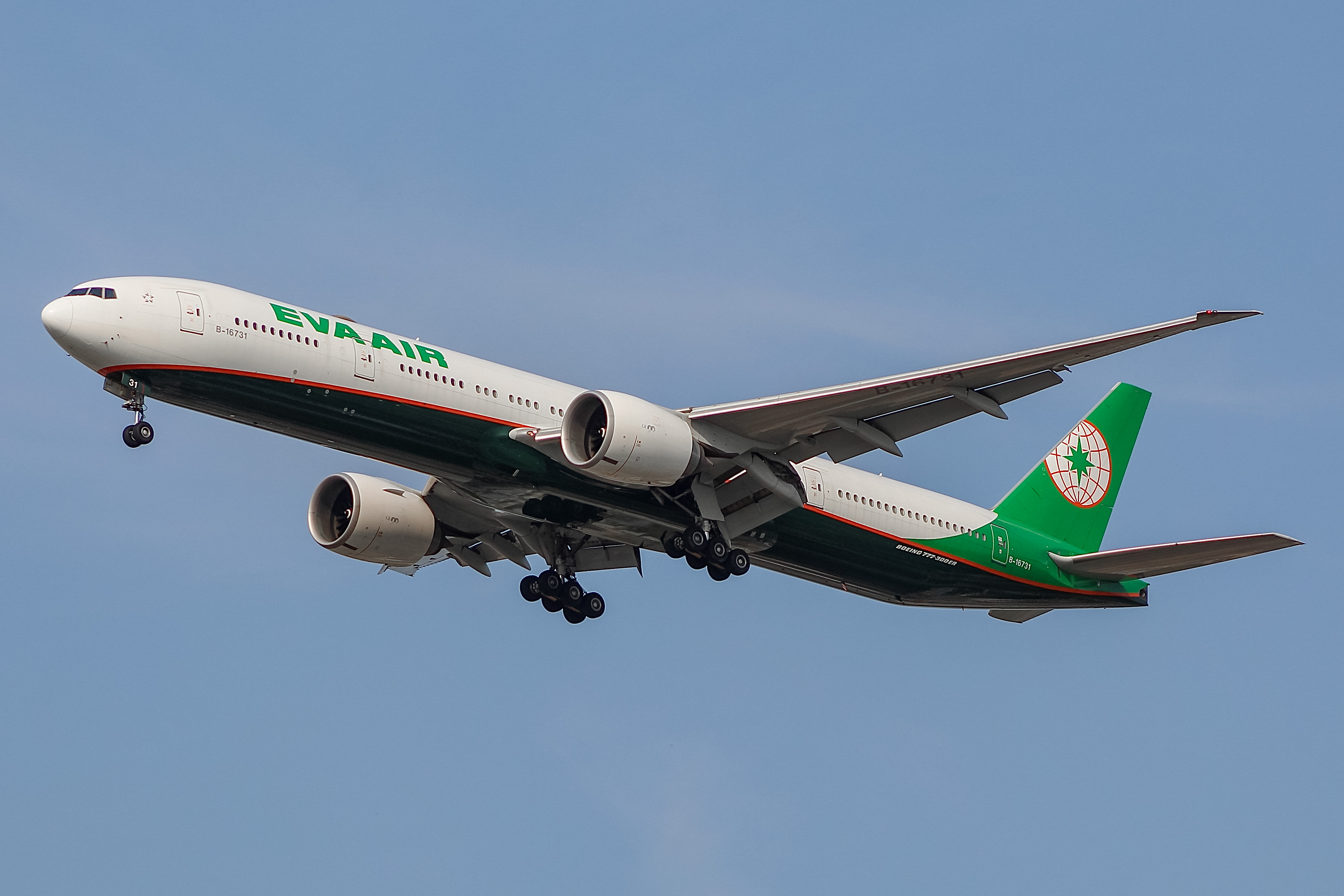 Full size: EVA Air Boeing 777-300ER B-16731 at Chicago O'Hare International Airport