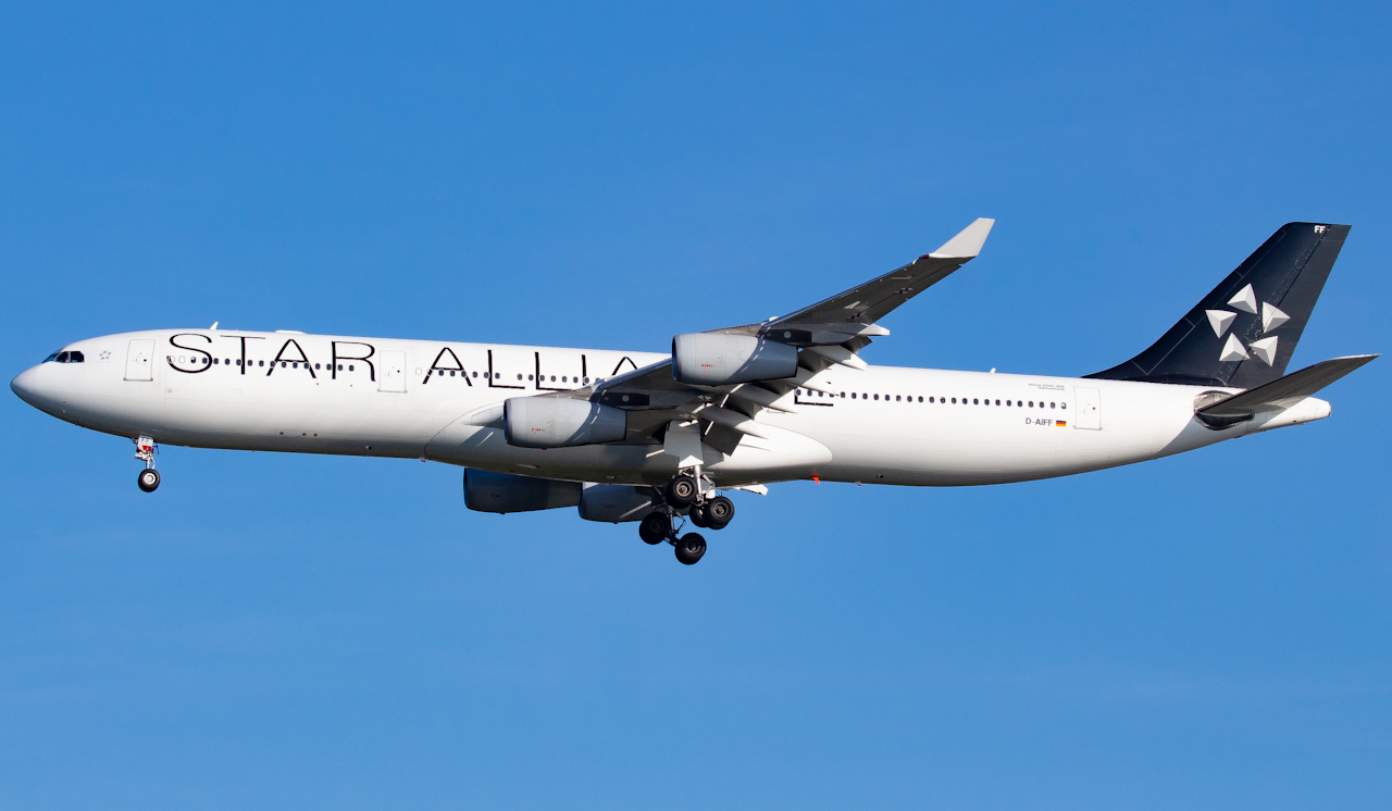 Full size: Lufthansa Airbus A340-300 D-AIFF at Tampa International Airport