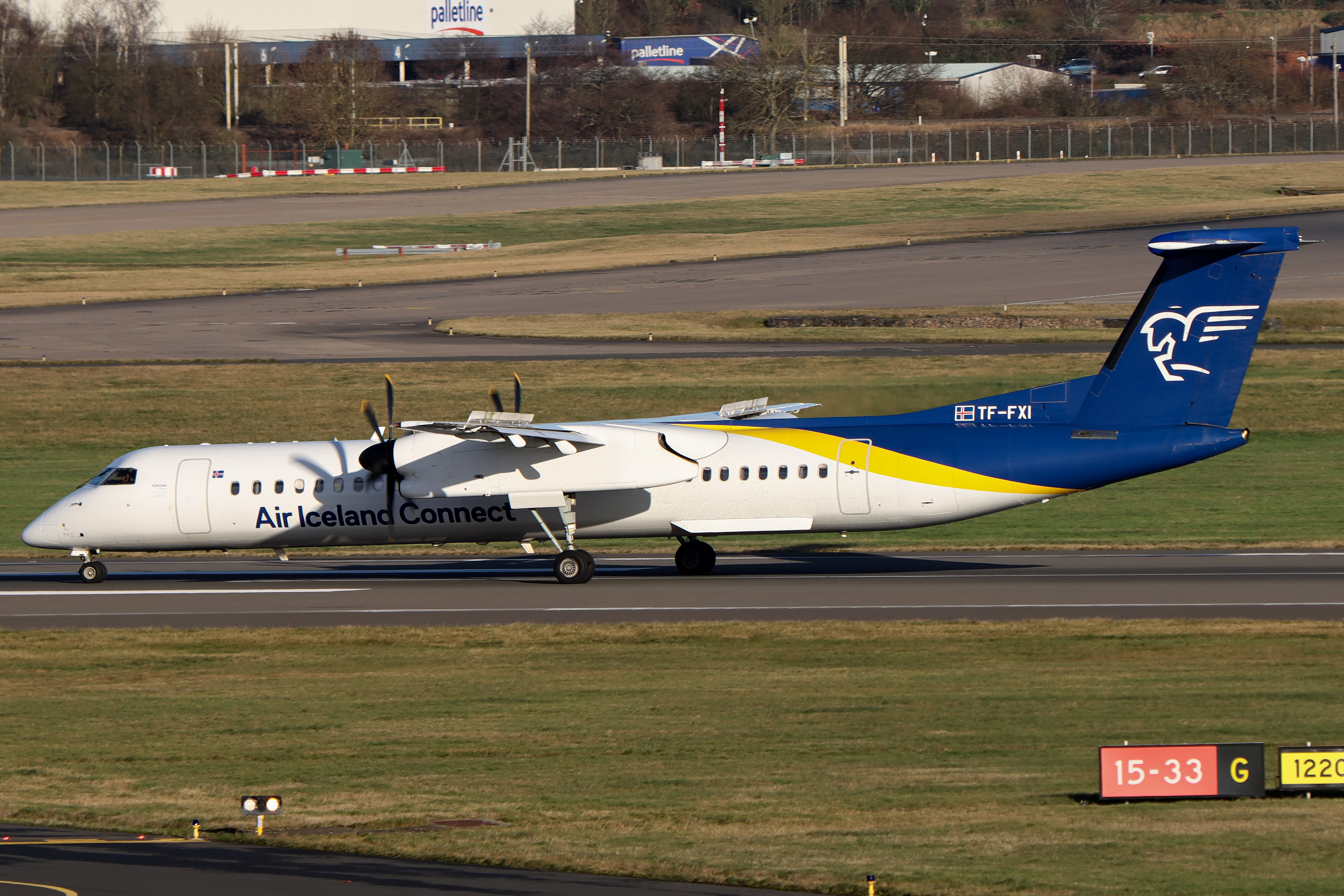 Full size: Air Iceland Connect De Havilland DHC-8 TF-FXI at Birmingham Airport