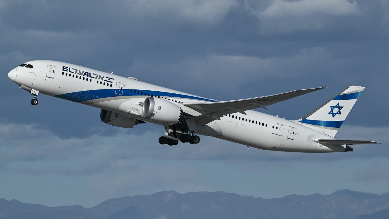 Full size: El Al Boeing 787-9 4X-EDA at Los Angeles International Airport