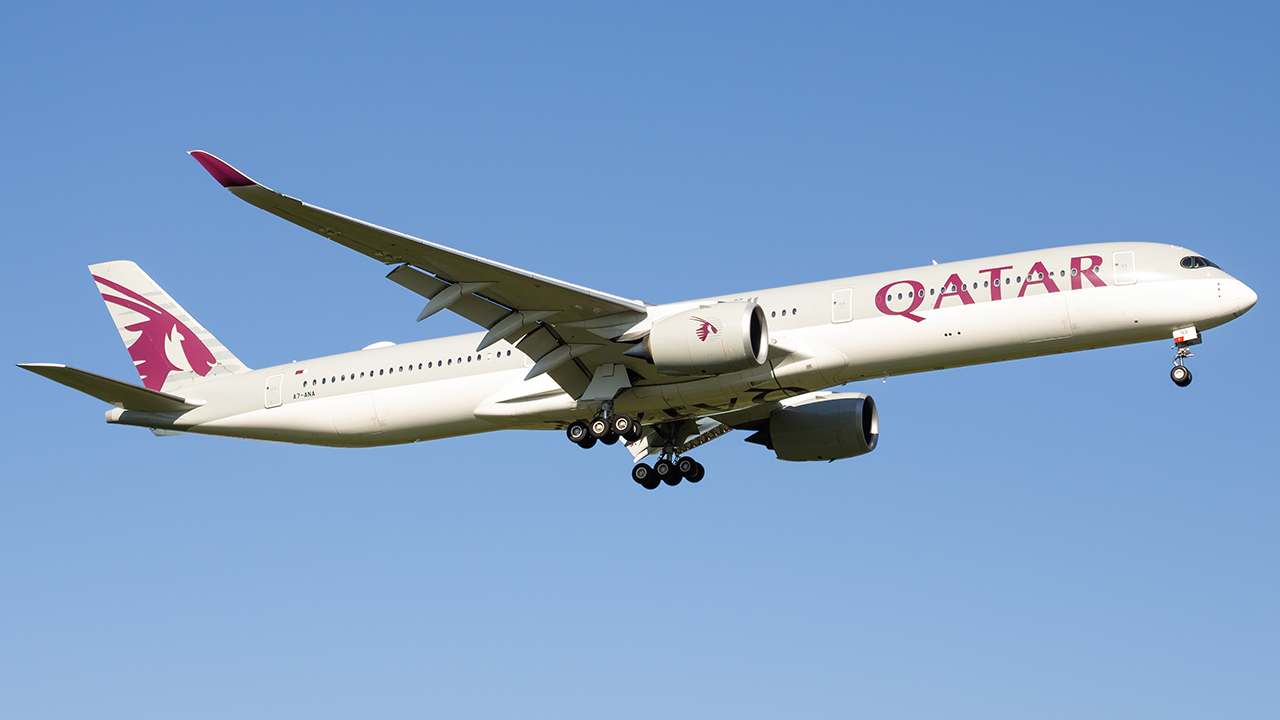 Full size: Qatar Airways Airbus A350-1000 A7-ANA at Washington Dulles International Airport
