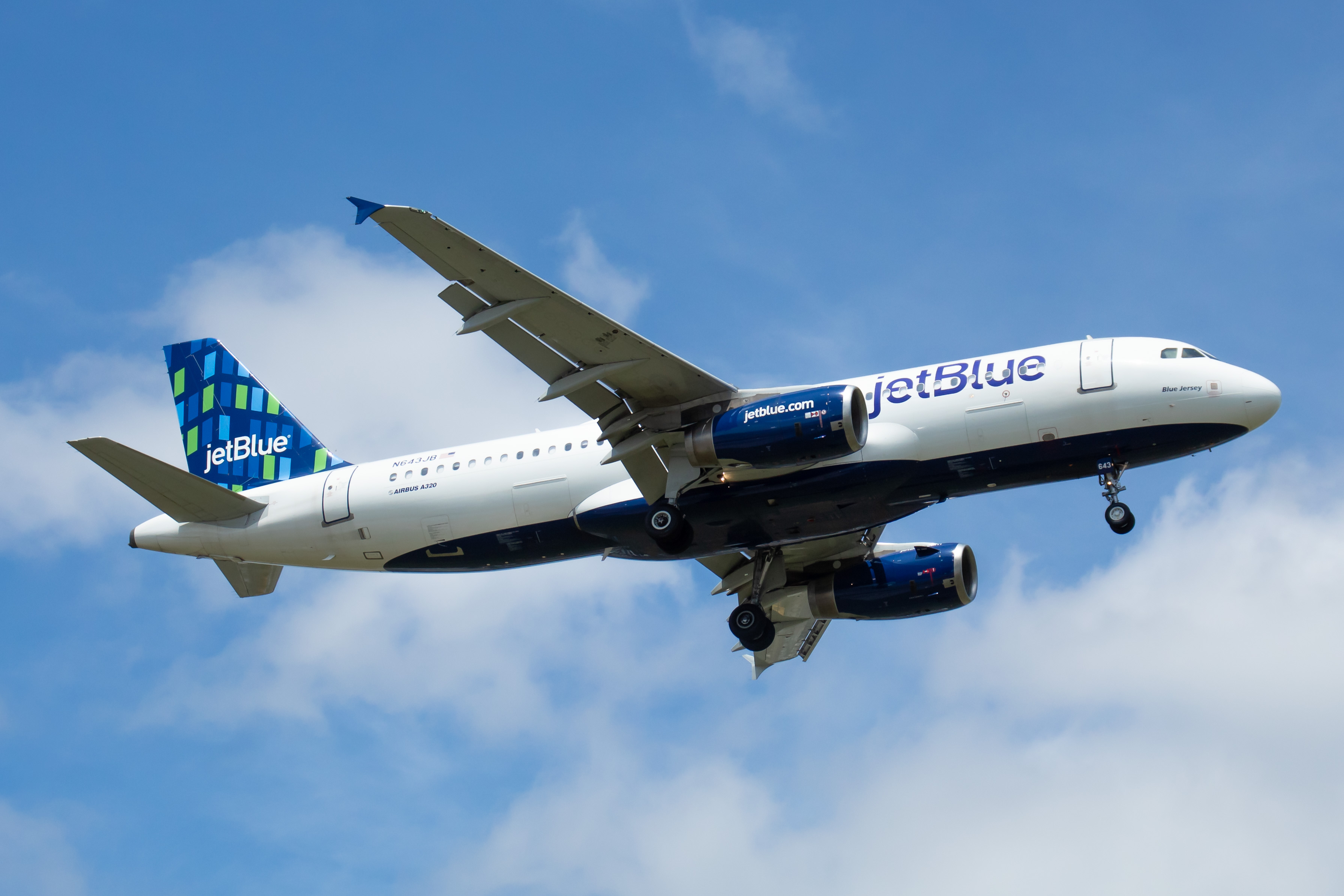 Full size: JetBlue Airways Airbus A320 N643JB at John F. Kennedy International Airport