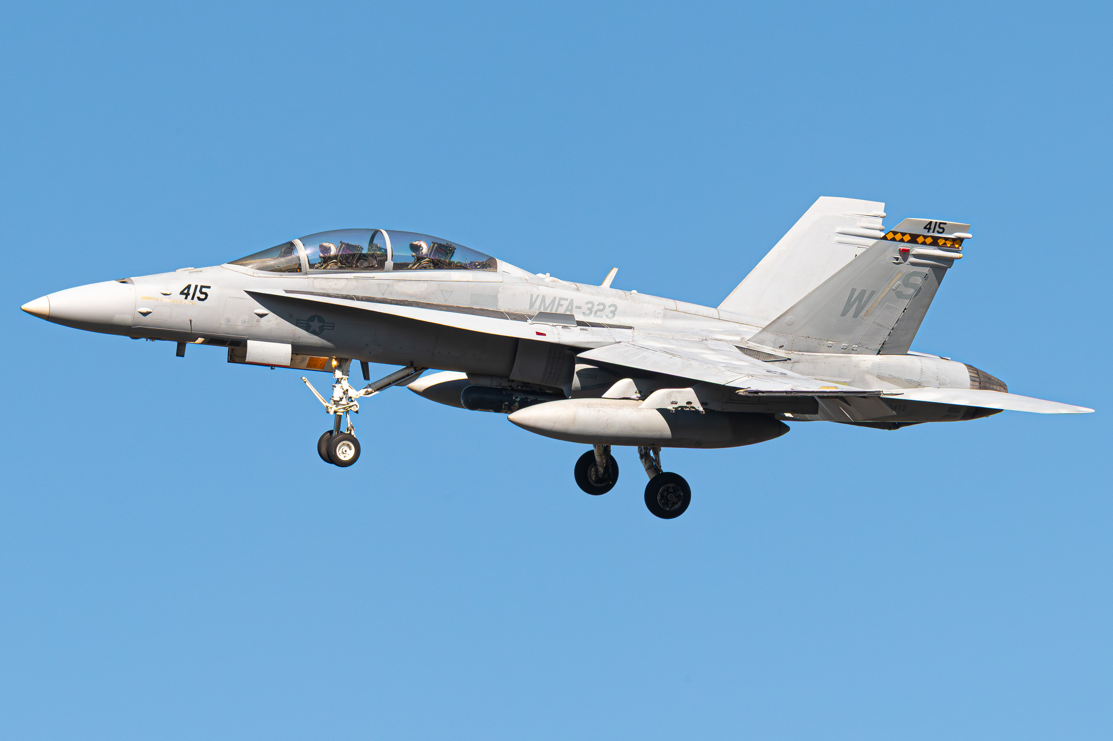 Full size: USMC - United States Marine Corp McDonnel Douglas F/A-18 Hornet 165412 at Miramar MCAS (Joe Foss Field) Airport