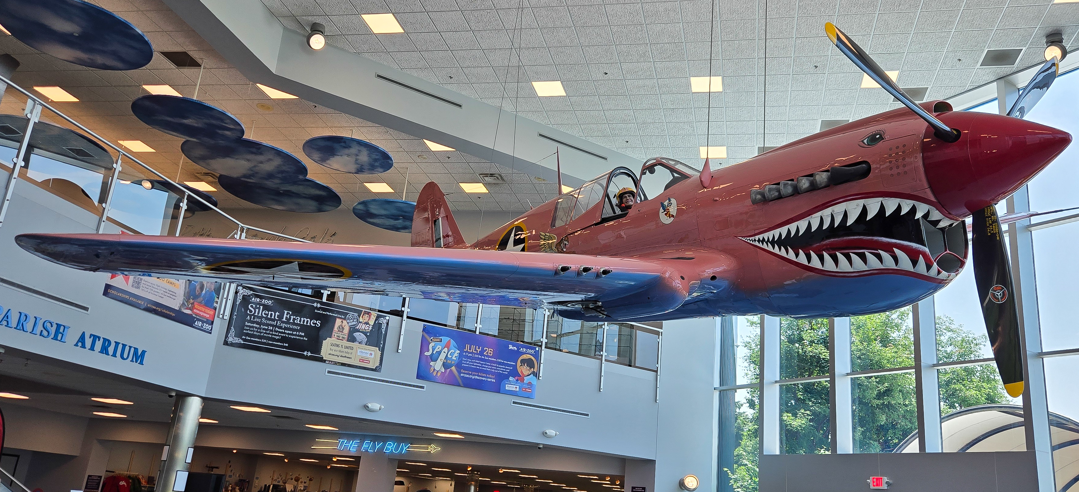 Full size: PRIVATE Curtiss P-40N Warhawk 44-7619 at Kalamazoo Battle Creek International Airport