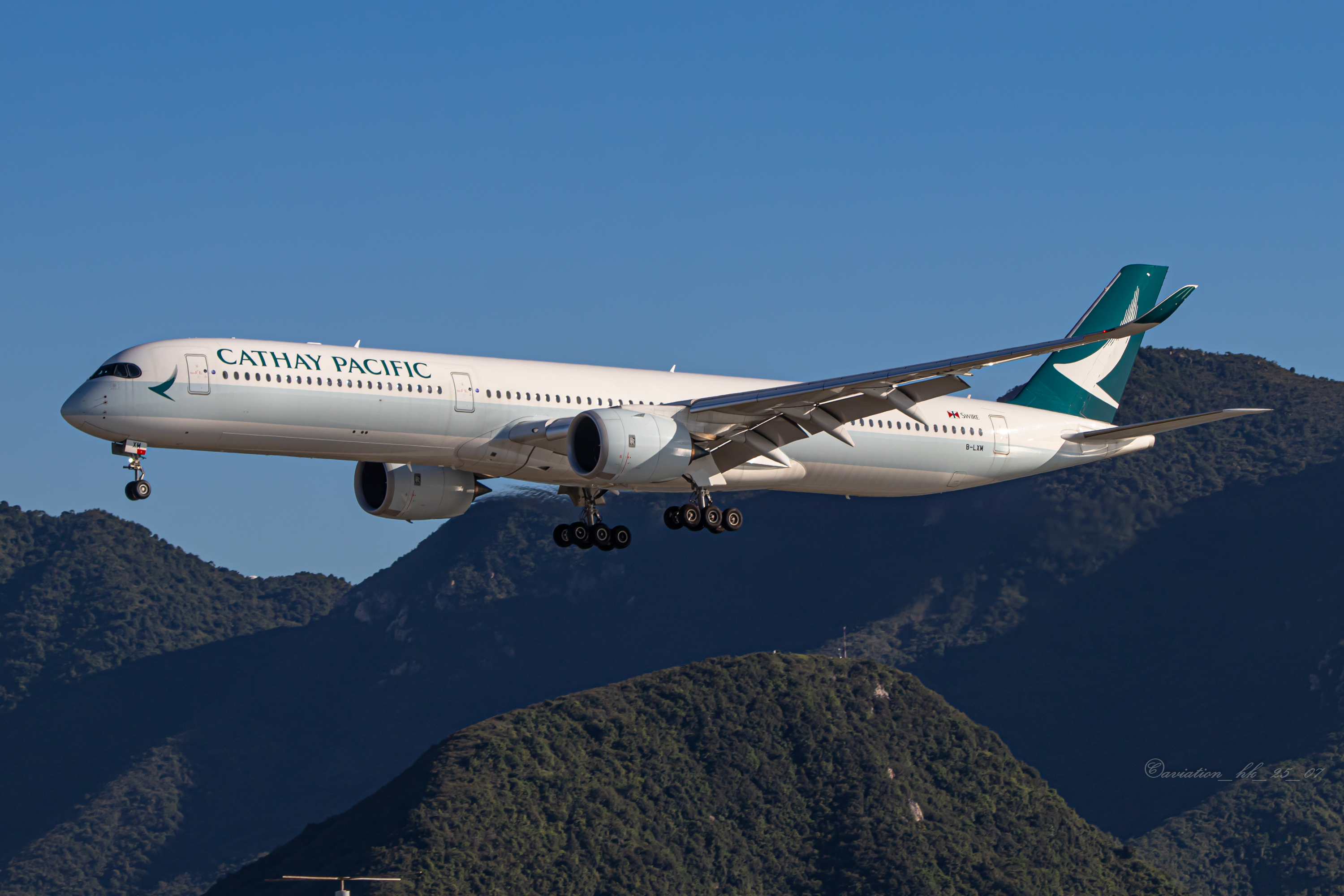 Full size: Cathay Pacific Airbus A350-1000 B-LXM at Hong Kong International Airport