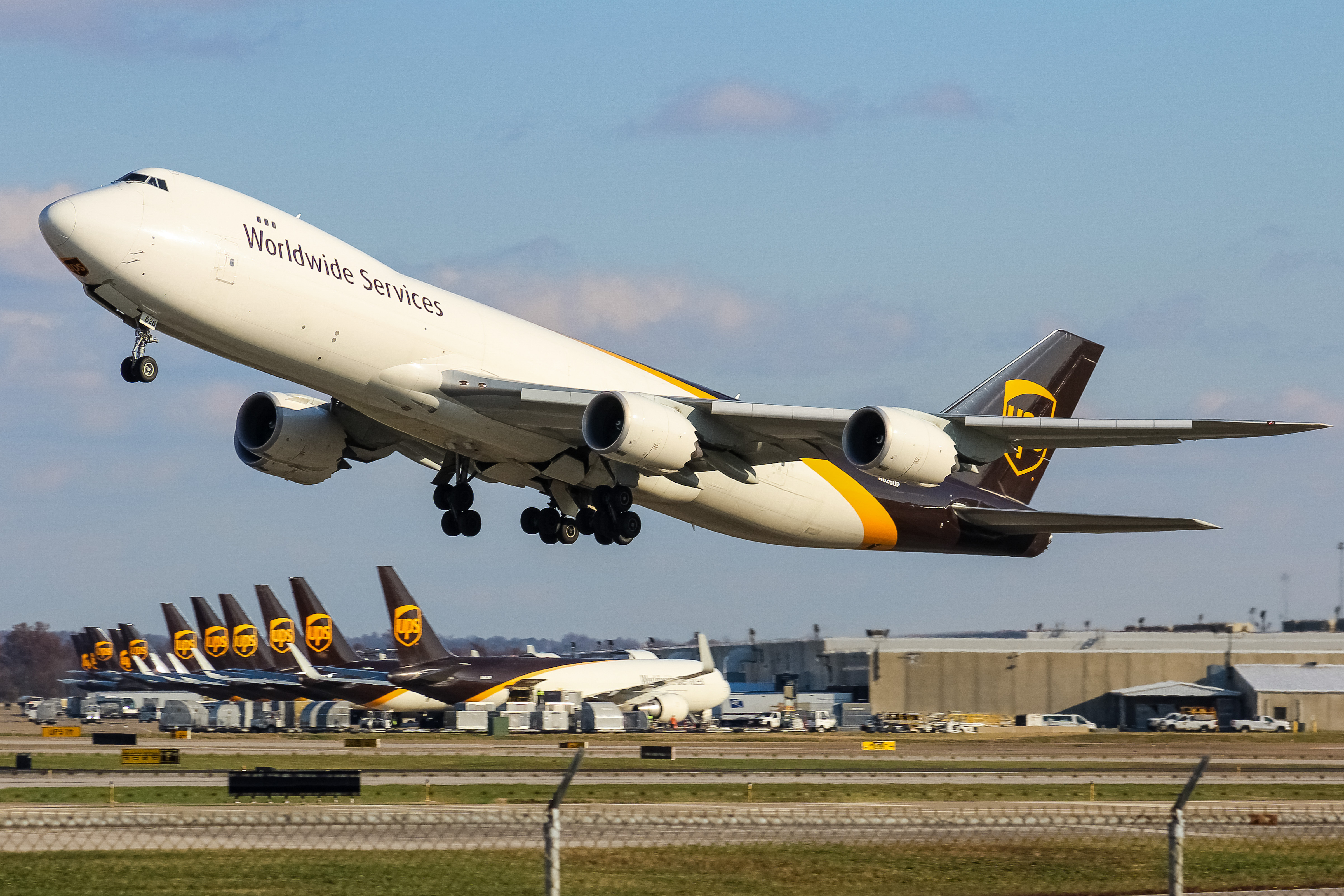 Full size: United Parcel Service Boeing 747-8F N626UP at Louisville Muhammad Ali International Airport