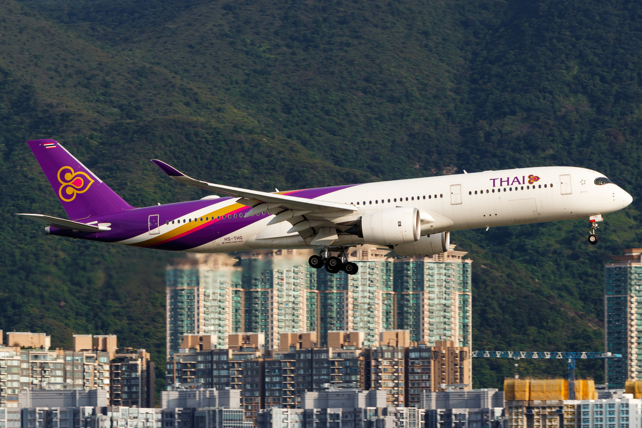 Full size: Thai Airways Airbus A350-900 HS-THG at Hong Kong International Airport