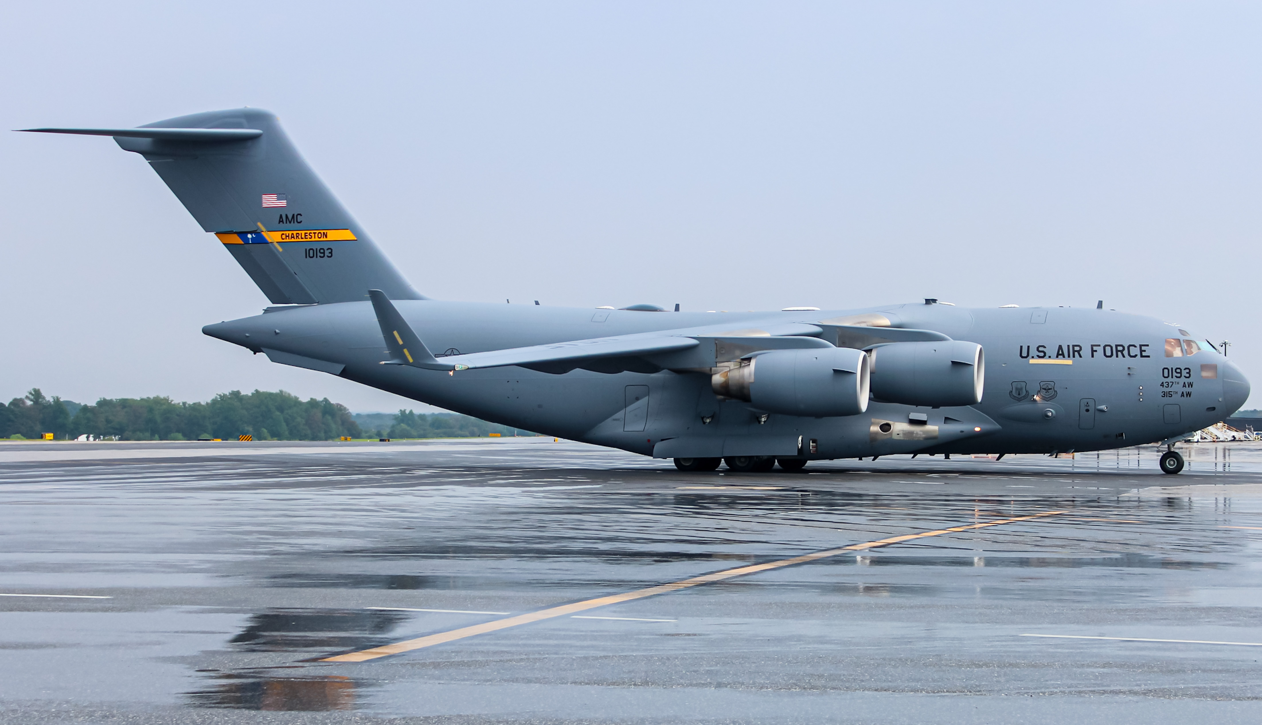 Full size: USAF - United States Air Force Boeing C-17 Globemaster III 01-0193 at Baltimore/Washington International Thurgood Marshall Airport