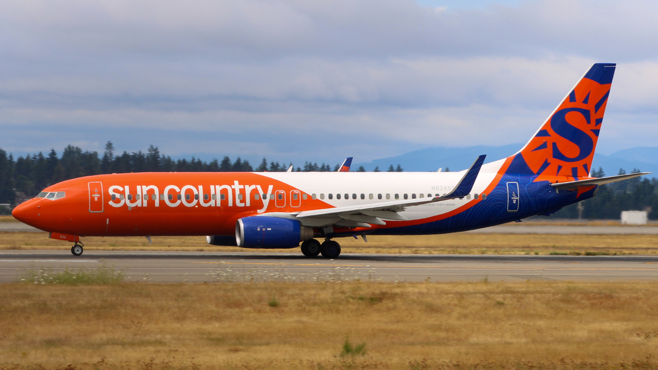 Full size: Sun Country Airlines Boeing 737-800 N834SY at Seattle-Tacoma International Airport