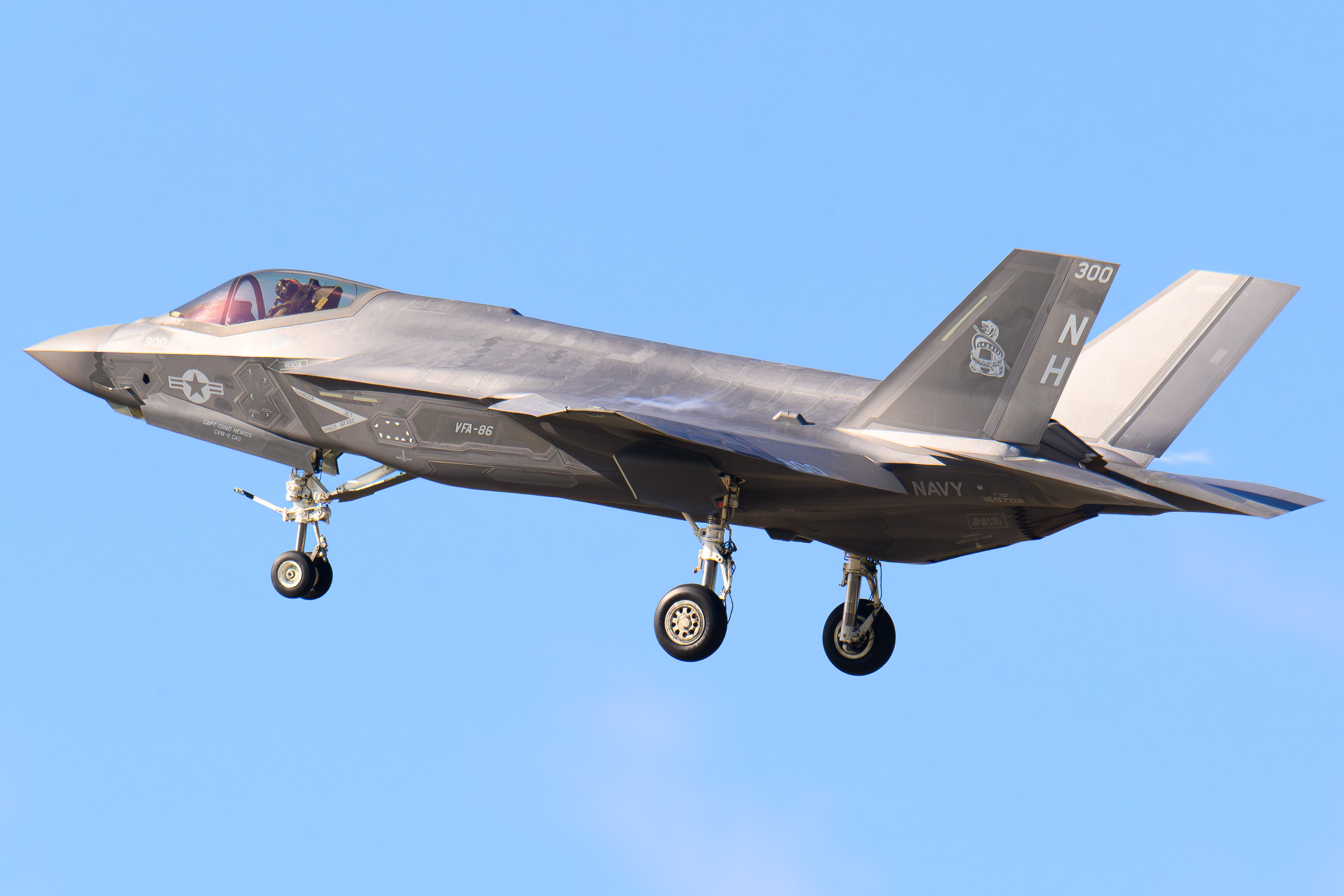 Full size: USN - United States Navy Lockheed Martin F-35 Lightning 169702  at North Island NAS