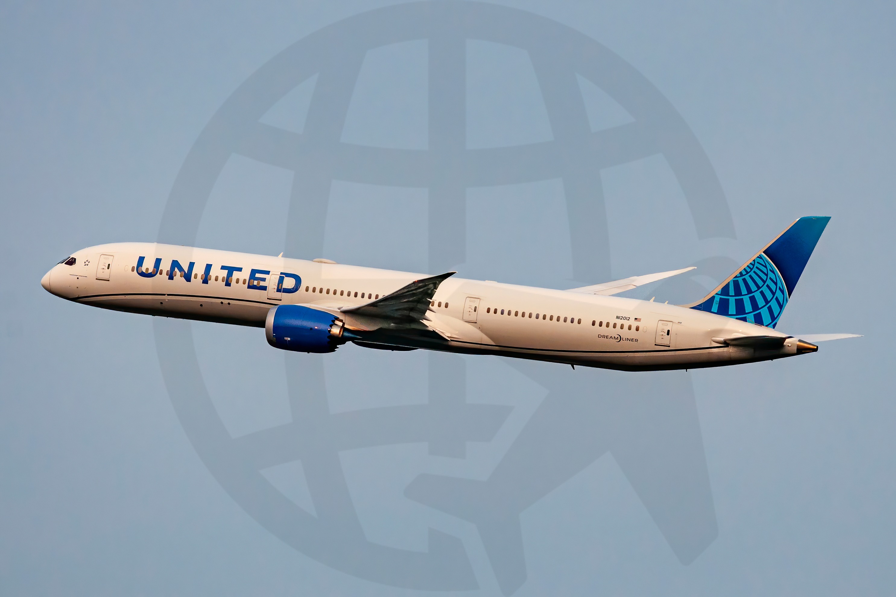 Full size: United Airlines Boeing 787-10 N12012 at Washington Dulles International Airport