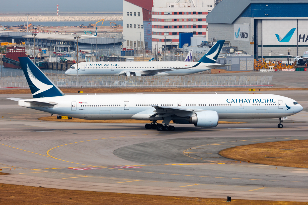 Full size: Cathay Pacific Boeing 777-300ER B-KPR at Hong Kong International Airport