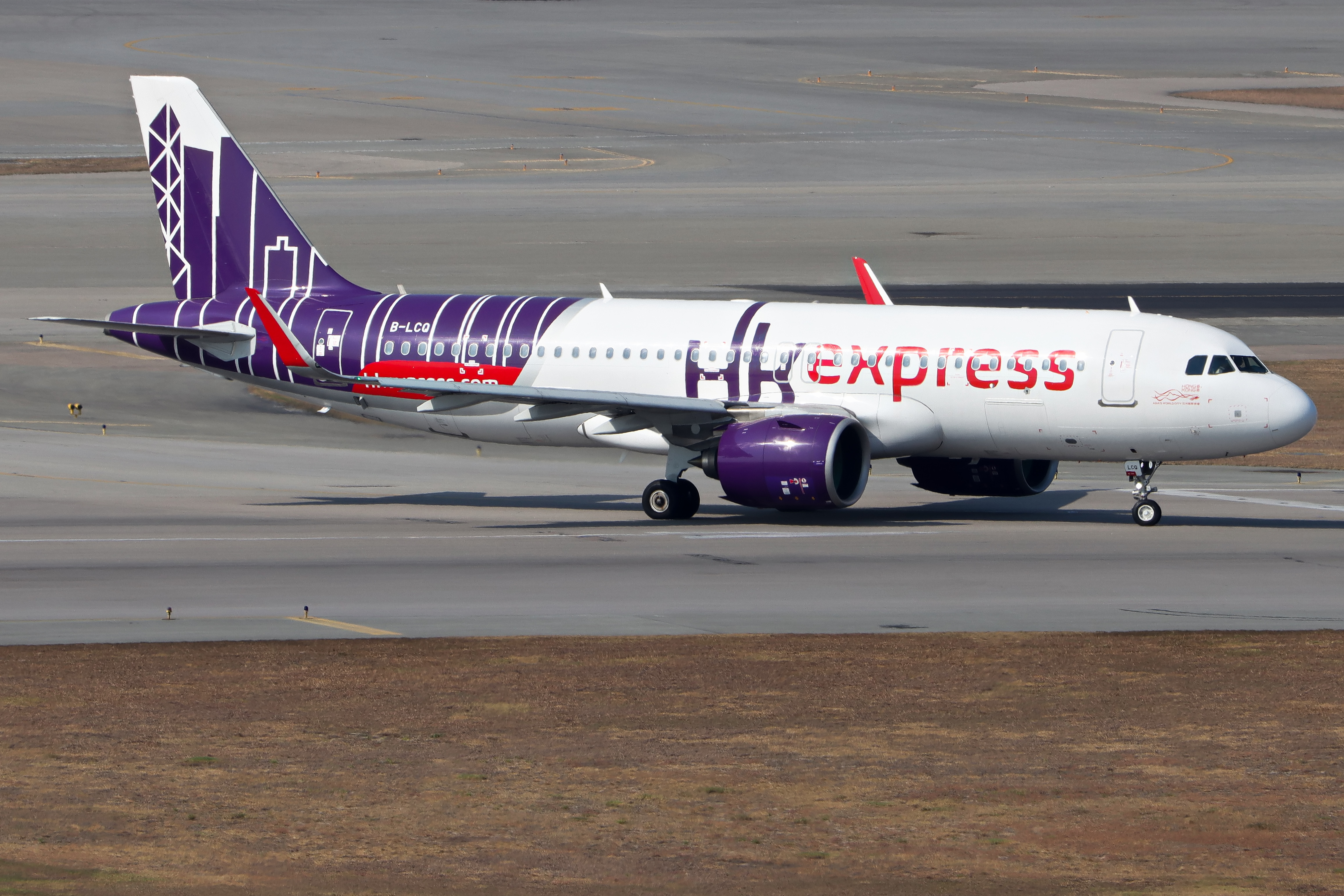 Full size: Hong Kong Express Airbus A320NEO B-LCQ at Hong Kong International Airport