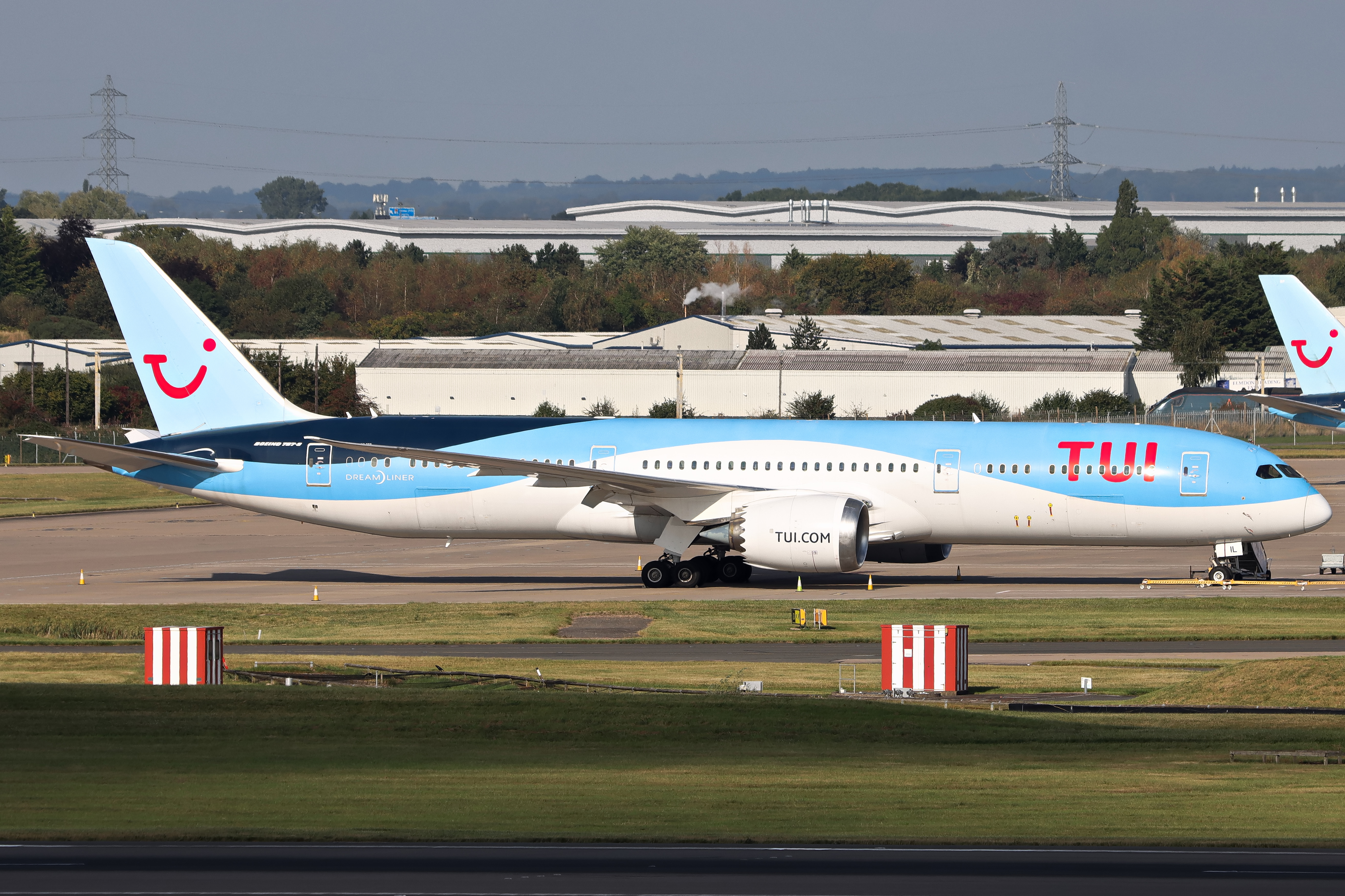 Full size: TUI Fly Boeing 787-9 G-TUIL at Birmingham Airport