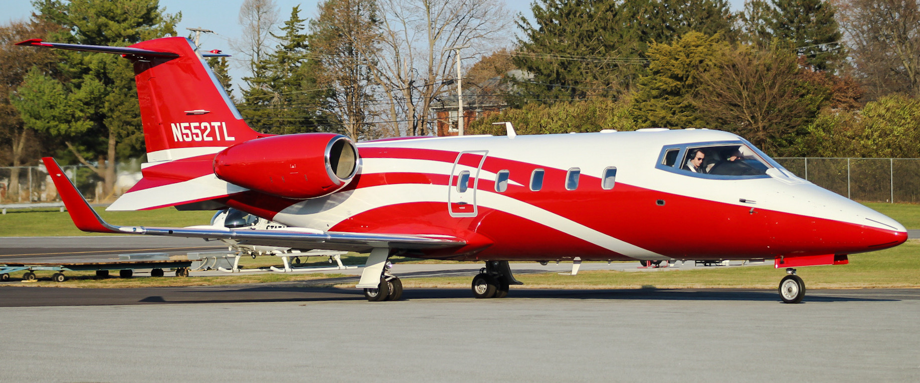 Full size: PRIVATE Learjet 55 N552TL at York Airport