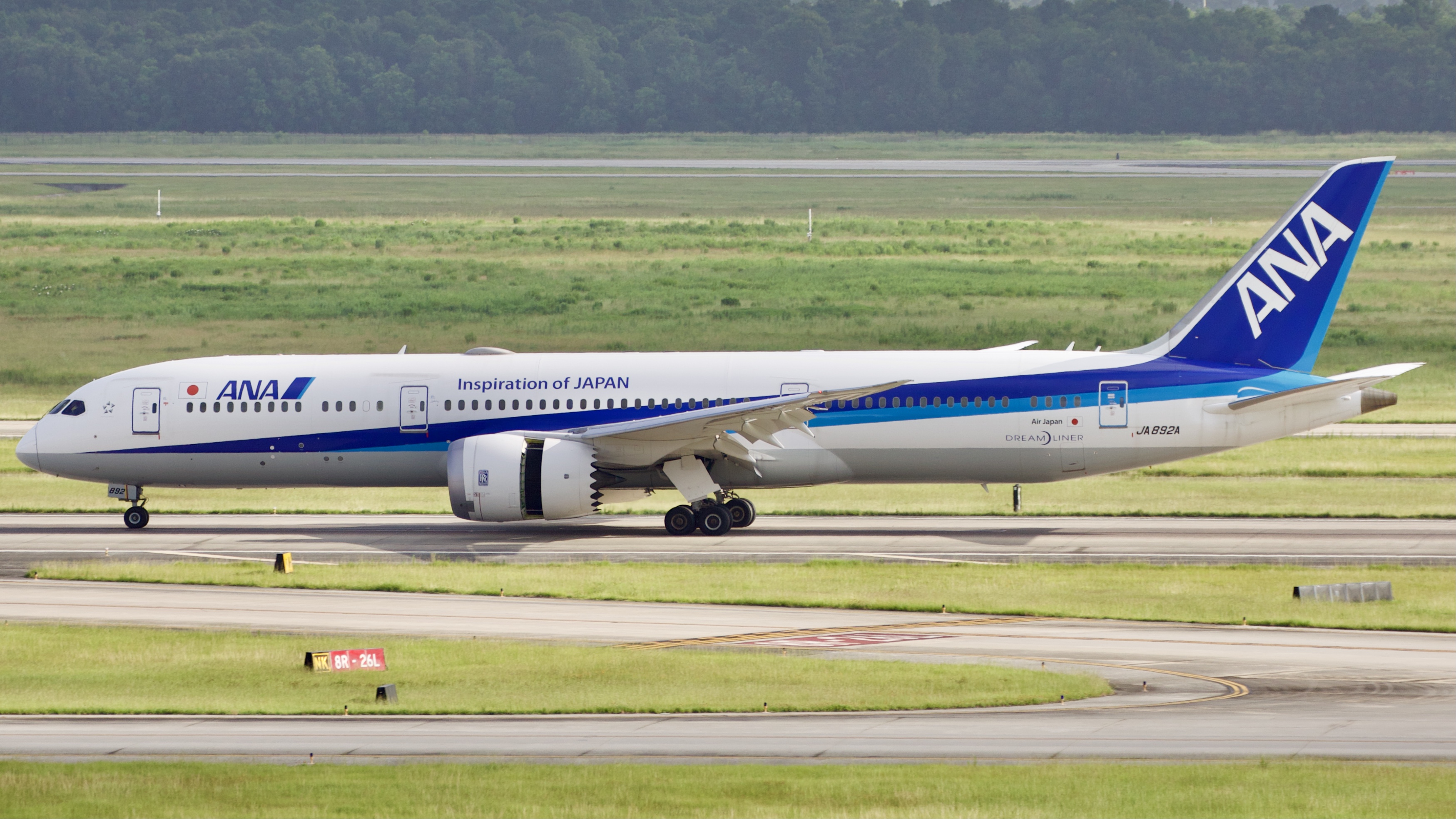 Full size: All Nippon Airways Boeing 787-9 JA892A at Houston-George Bush Intercontinental Airport
