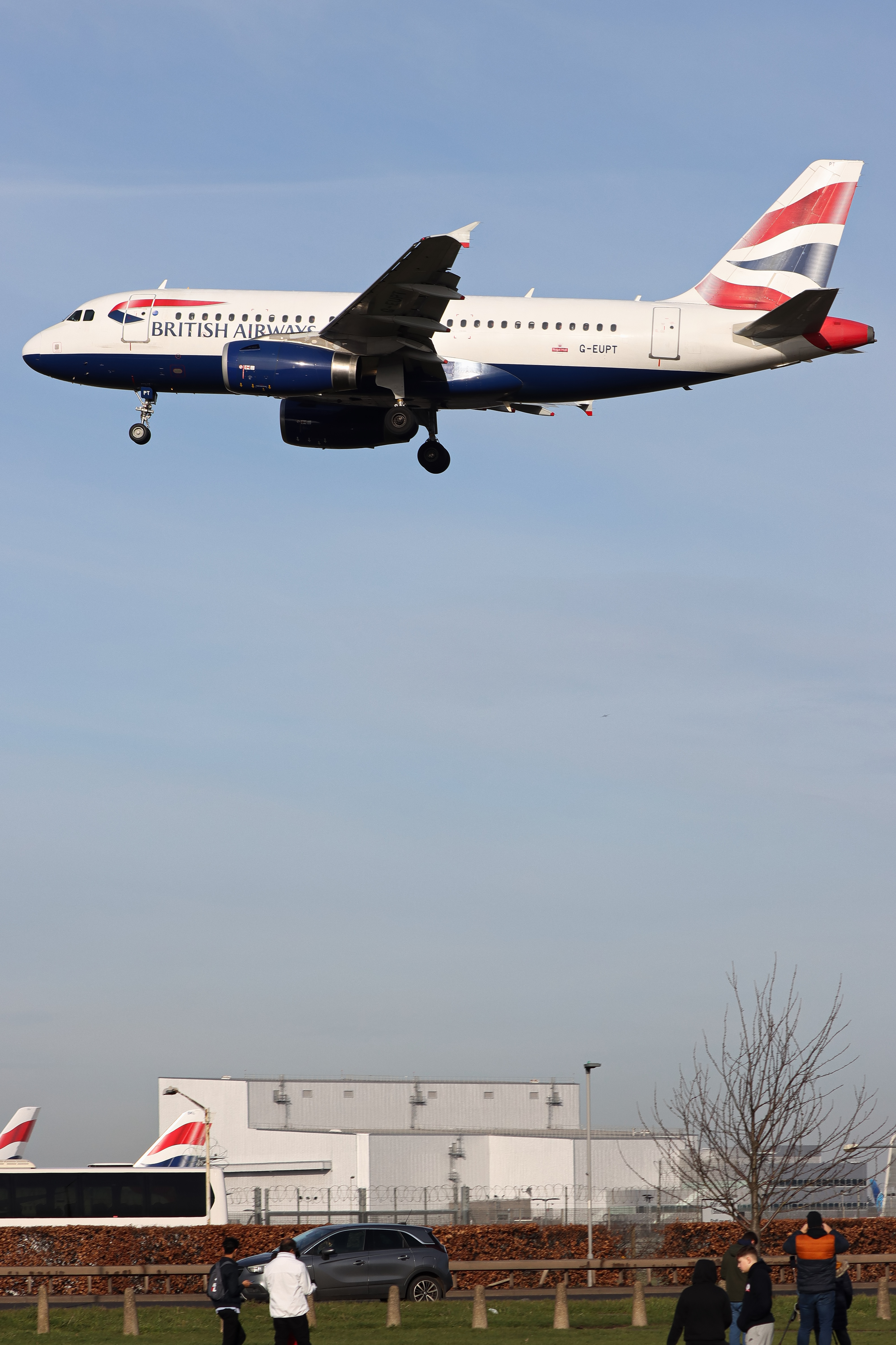 Full size: British Airways Airbus A319 G-EUPT at London Heathrow International Airport