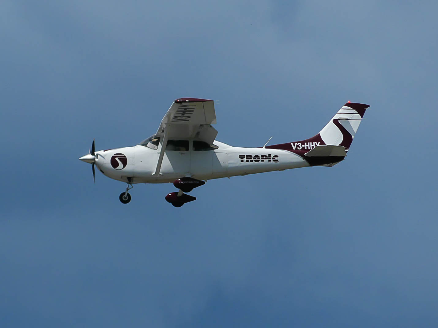 Full size: Tropic Air  Cessna 182 Skylane V3-HHY at Belize City Philip S. W. Goldson International Airport