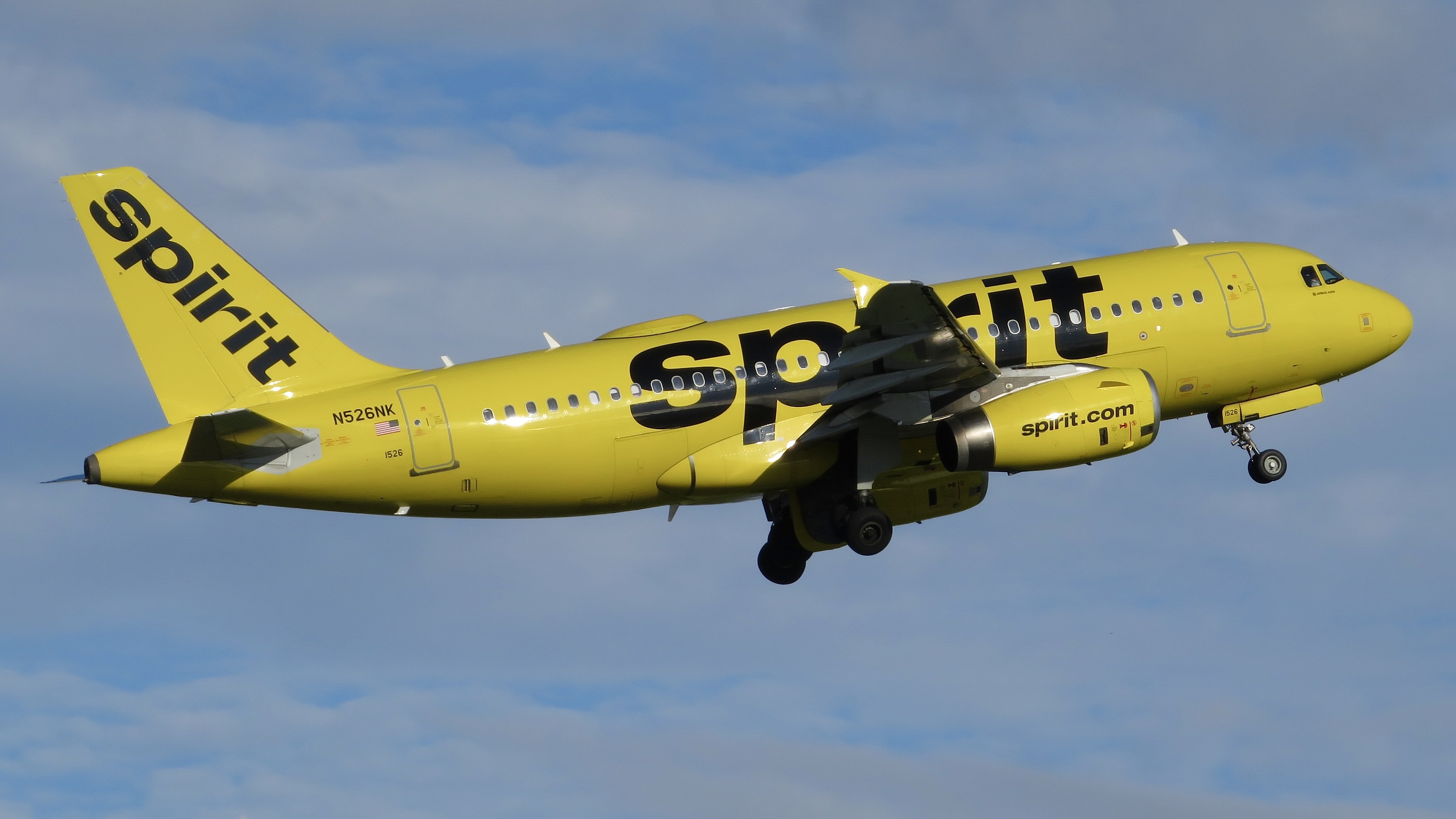 Full size: Spirit Airlines Airbus A319 N526NK at Orlando International Airport