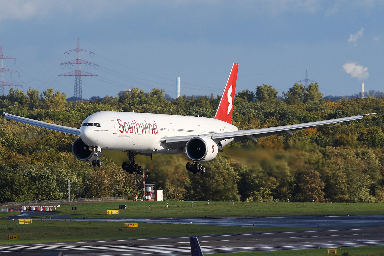Full size: Southwind Airlines Boeing 777-300ER TC-GRZ at Dusseldorf International Airport