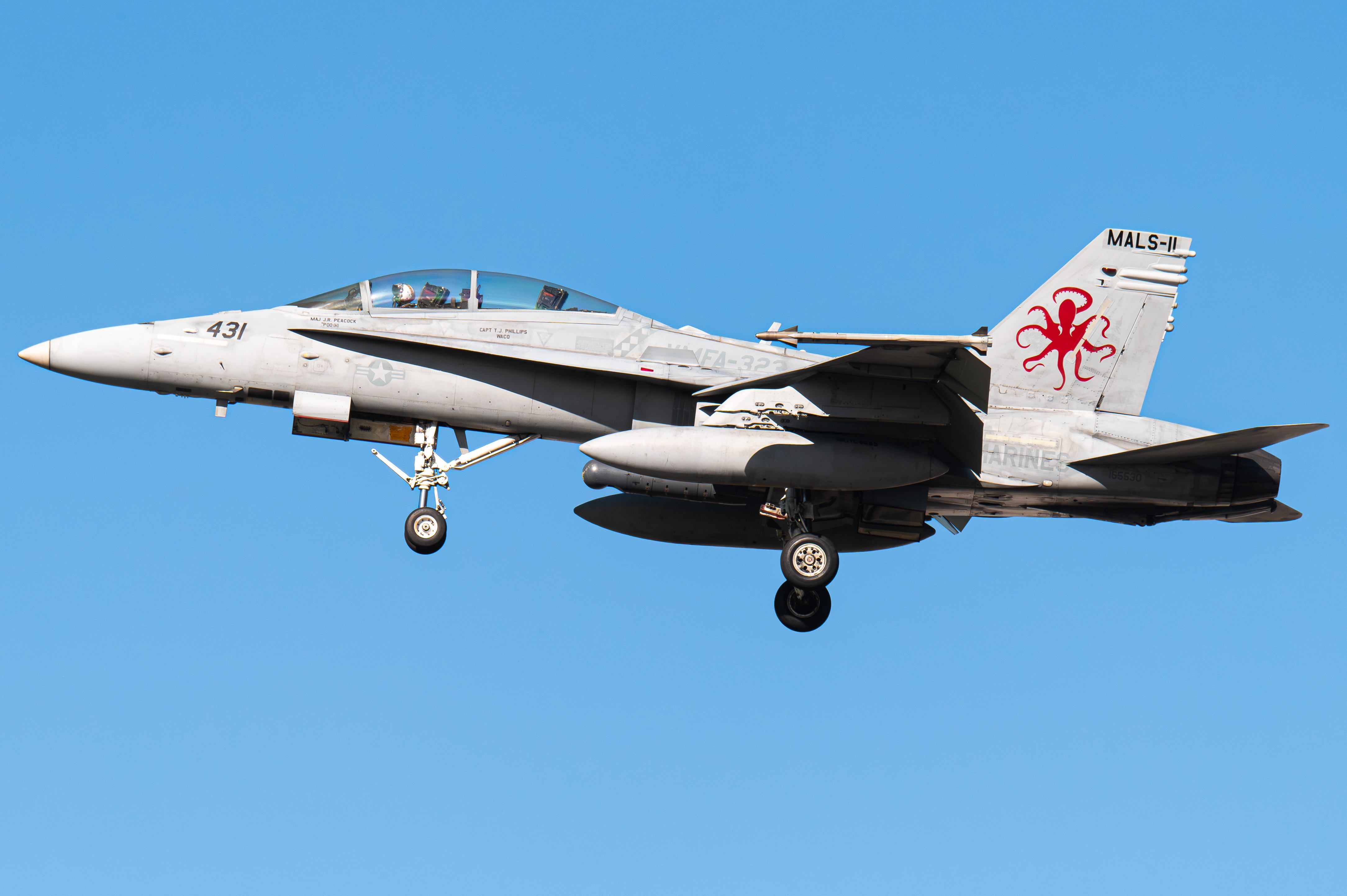 Full size: USMC - United States Marine Corp McDonnel Douglas F/A-18 Hornet 165530 at Brown Field Municipal Airport