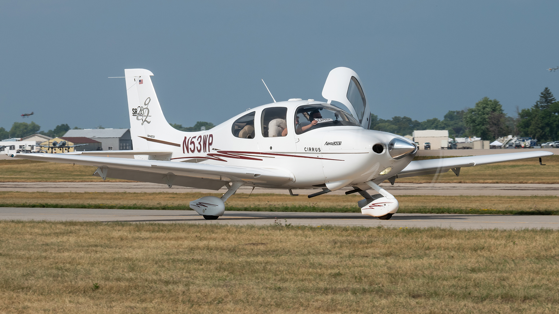 Full size: PRIVATE Cirrus SR-20 N53WP at Wittman Regional Airport