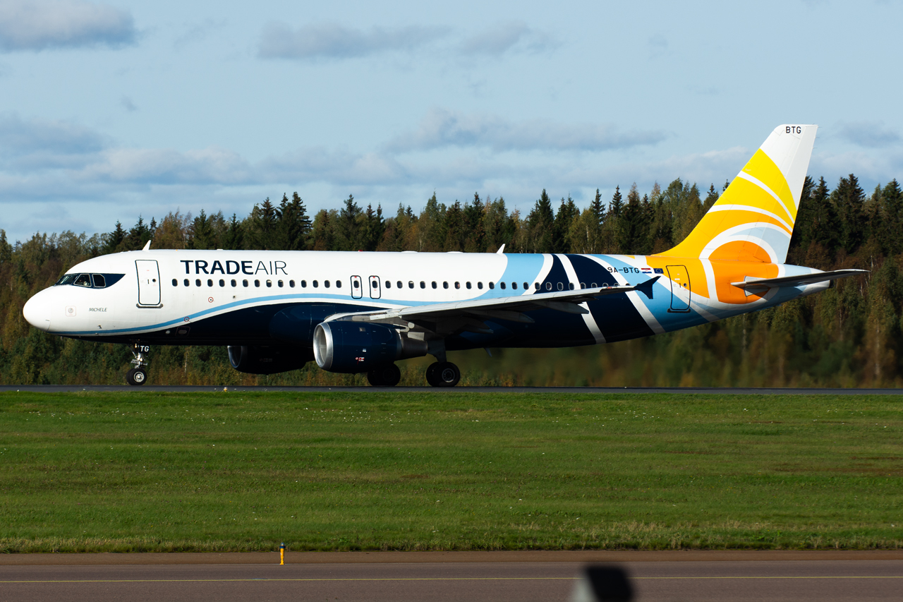 Full size: TRADE AIR Airbus A320 9A-BTG at Helsinki Vantaa Airport