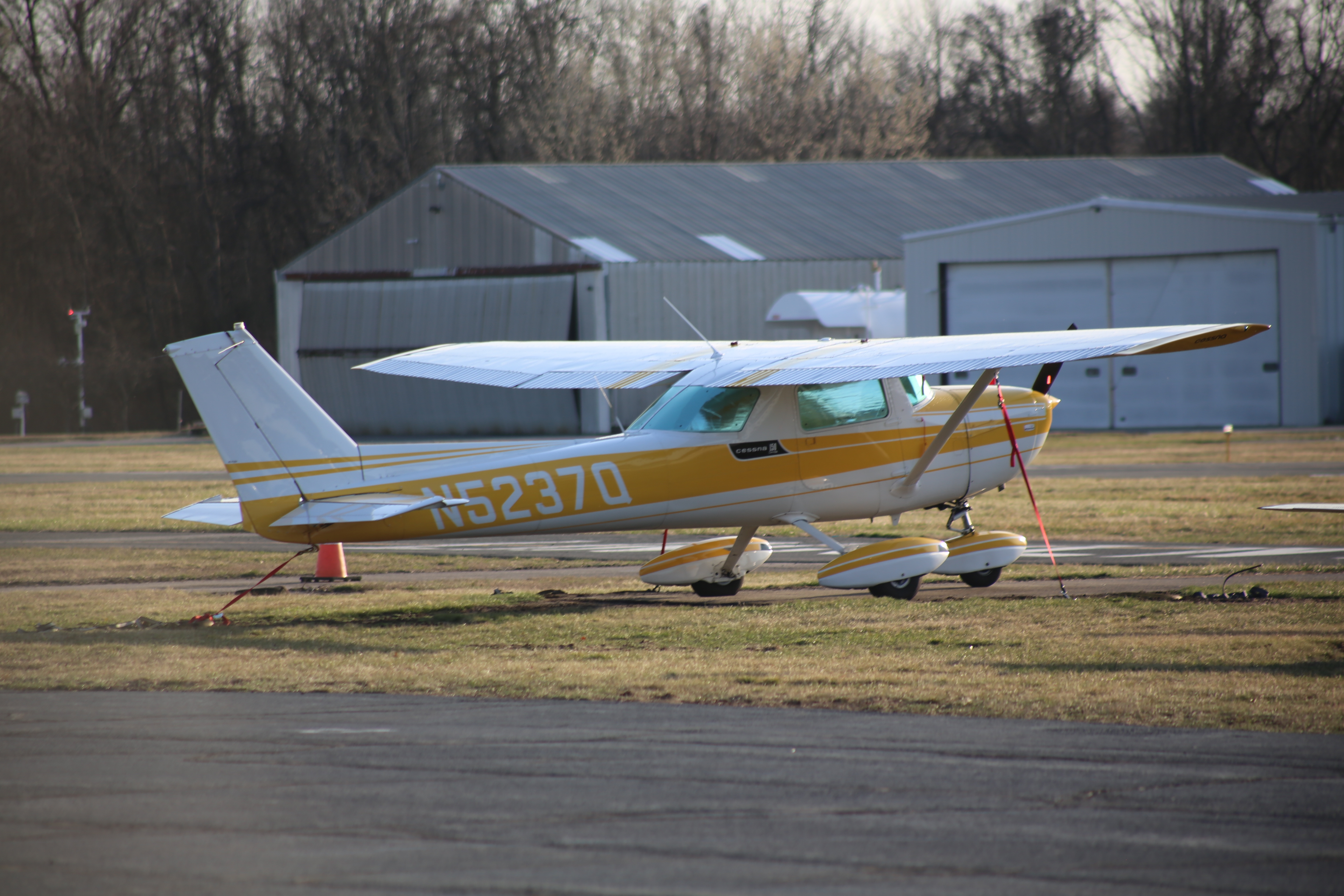 Full size: PRIVATE Cessna 150 N52370 at Lincoln Park Airport