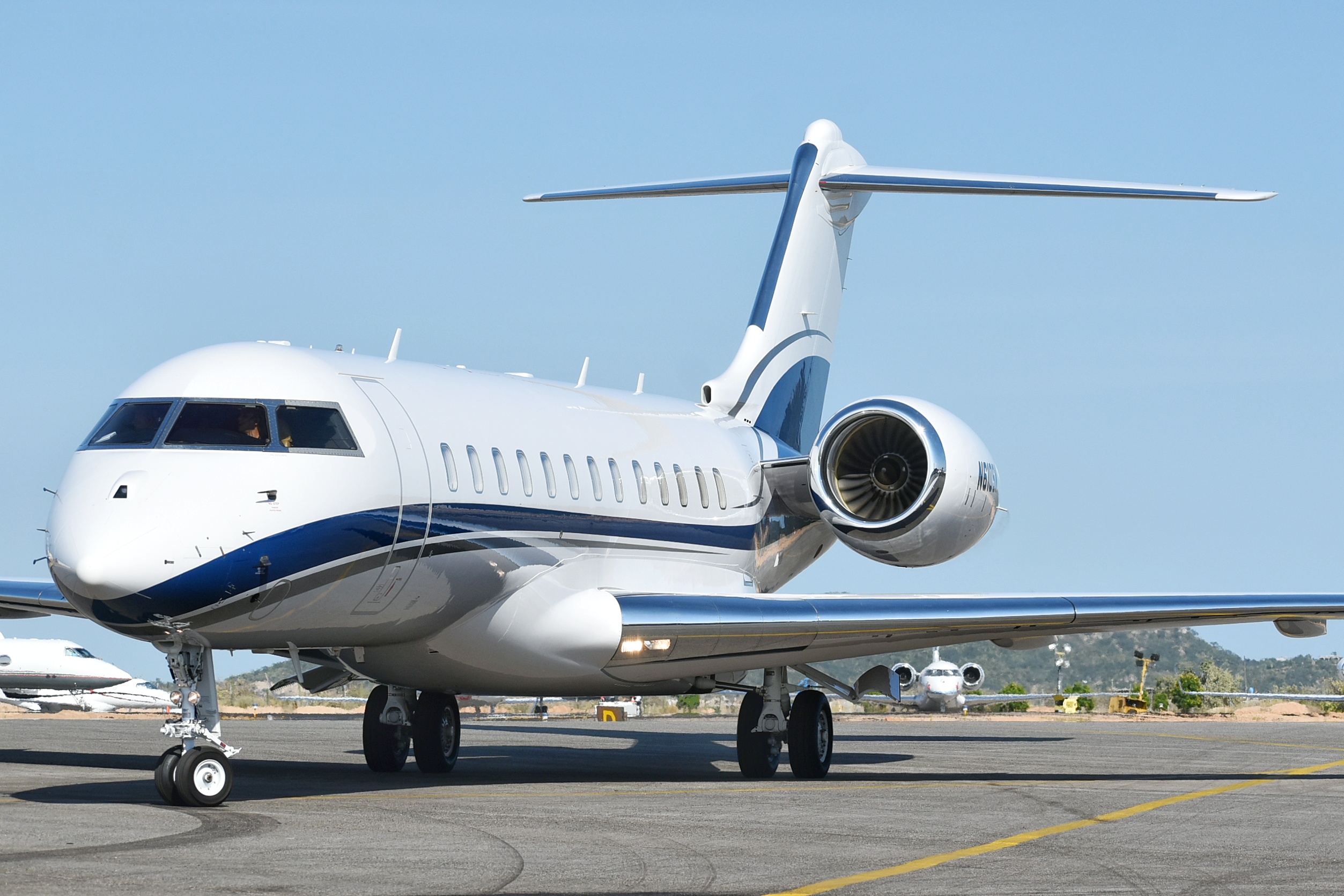 Full size: PRIVATE Bombardier Global Express N610SW at Aeropuerto de Cabo San Lucas Internacional