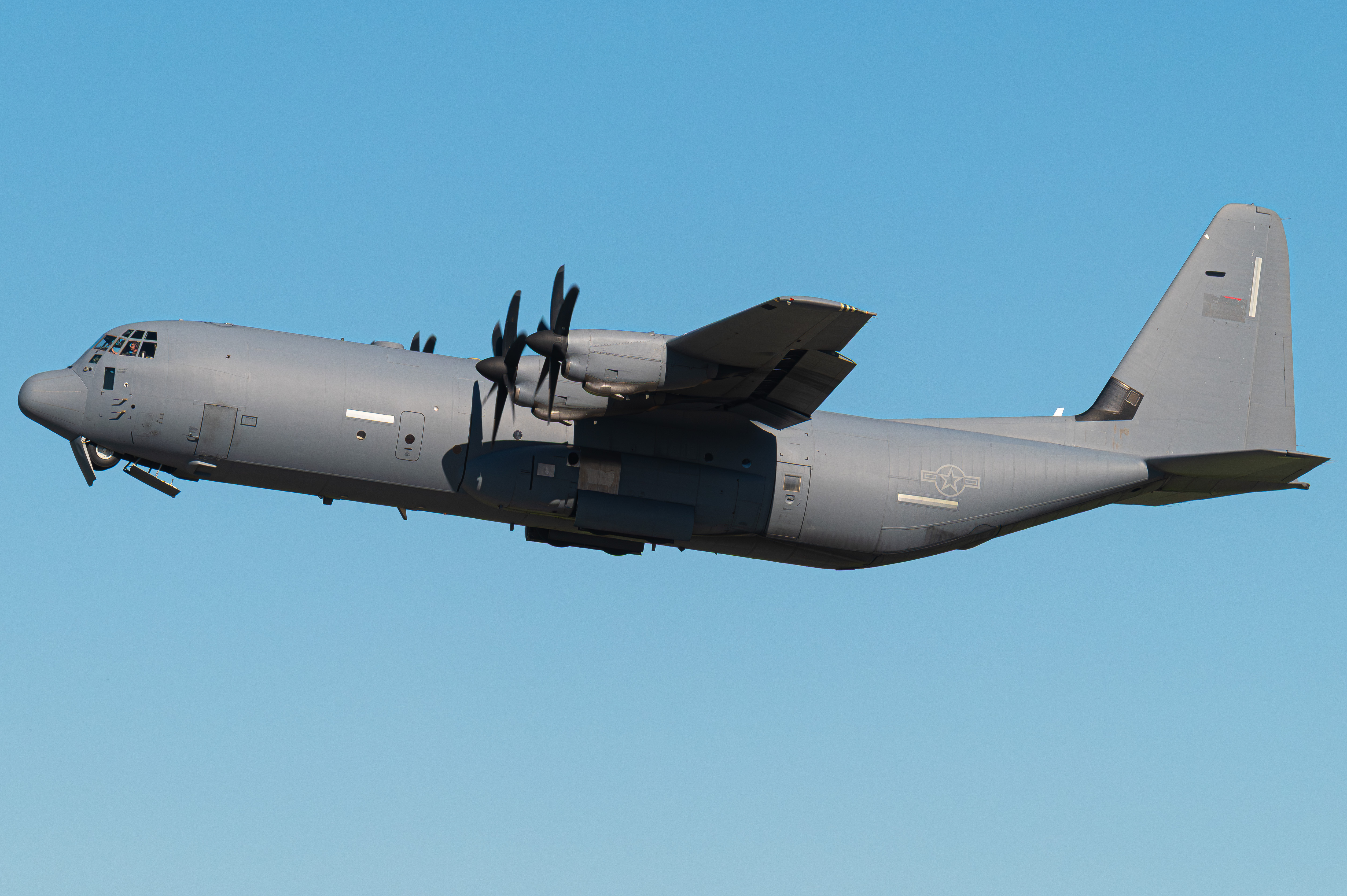 Full size: USAF - United States Air Force Lockheed C-130J Hercules 07-8613  at Brown Field Municipal Airport