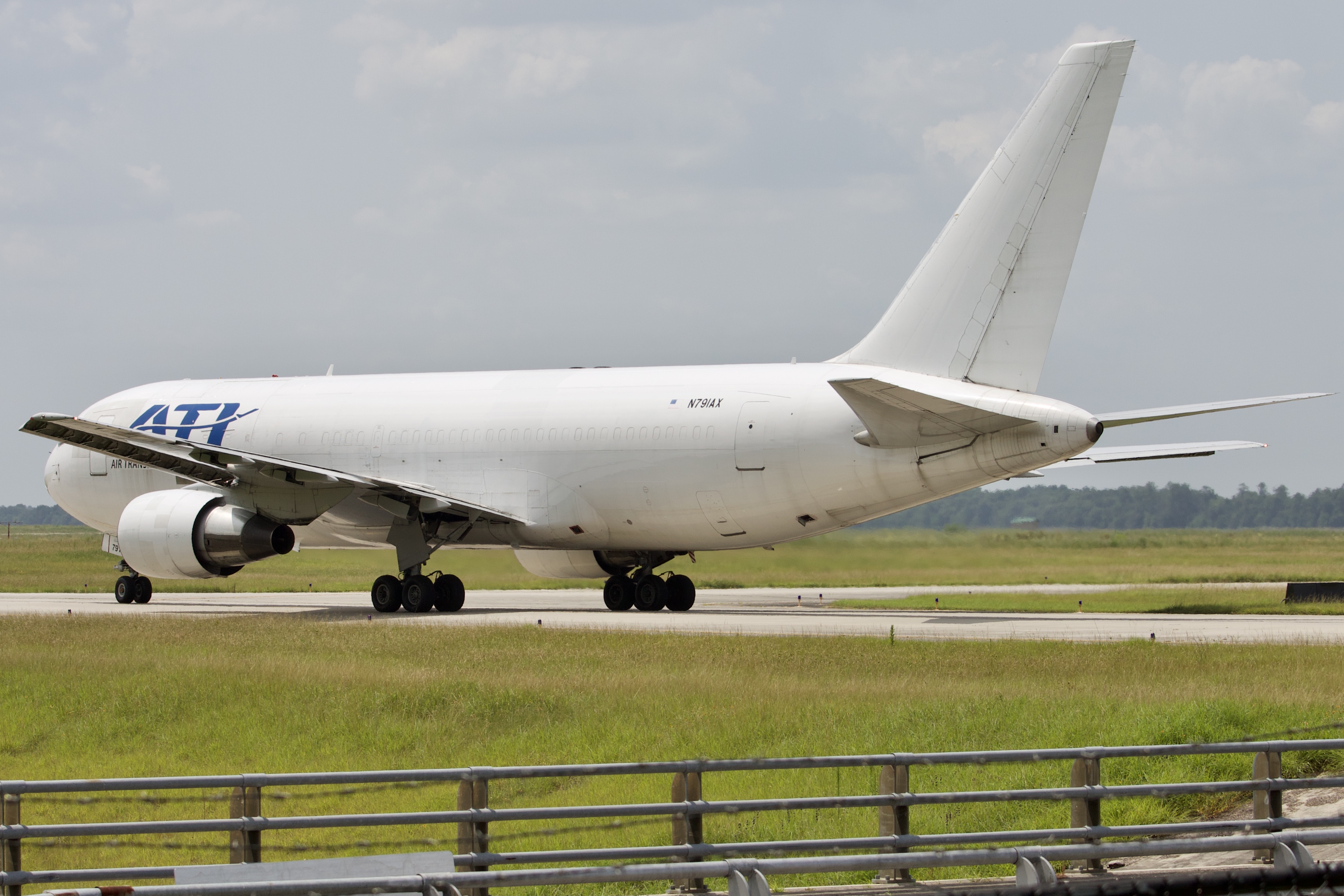 Full size: Air Transport International Boeing 767-200F N791AX at Houston-George Bush Intercontinental Airport