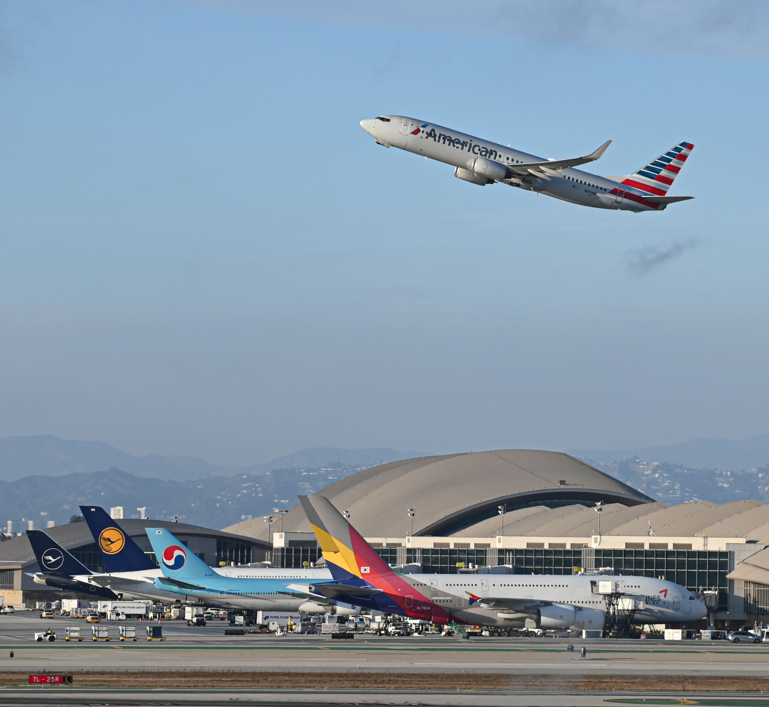 Full size: Airport Photo KLAX at Los Angeles International Airport