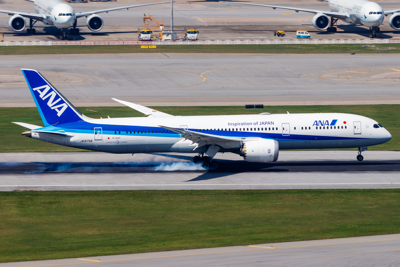 Full size: All Nippon Airways Boeing 787-9 JA875A at Hong Kong International Airport